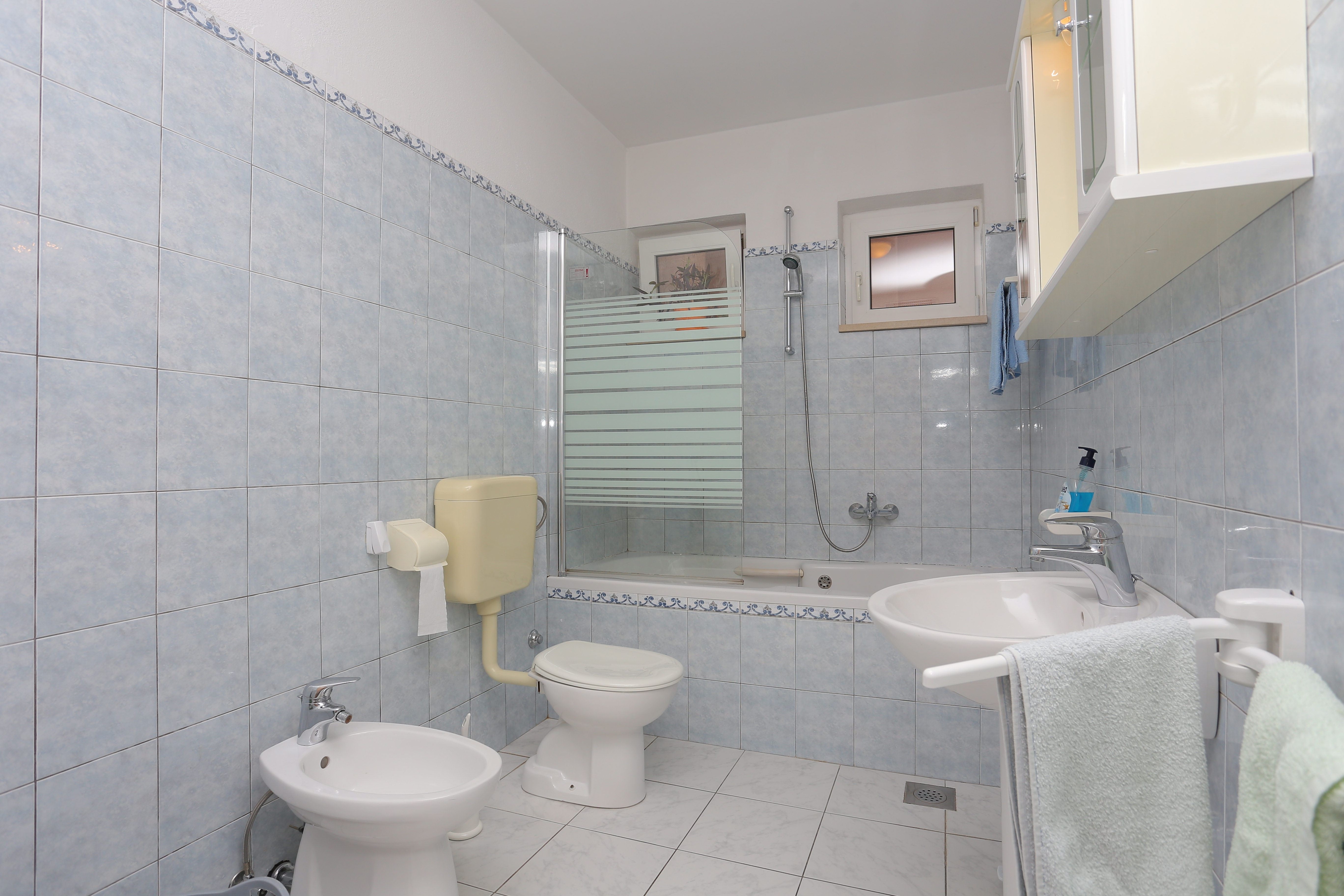 One bedroom apartment with terrace Baška Voda, Makarska  A-a