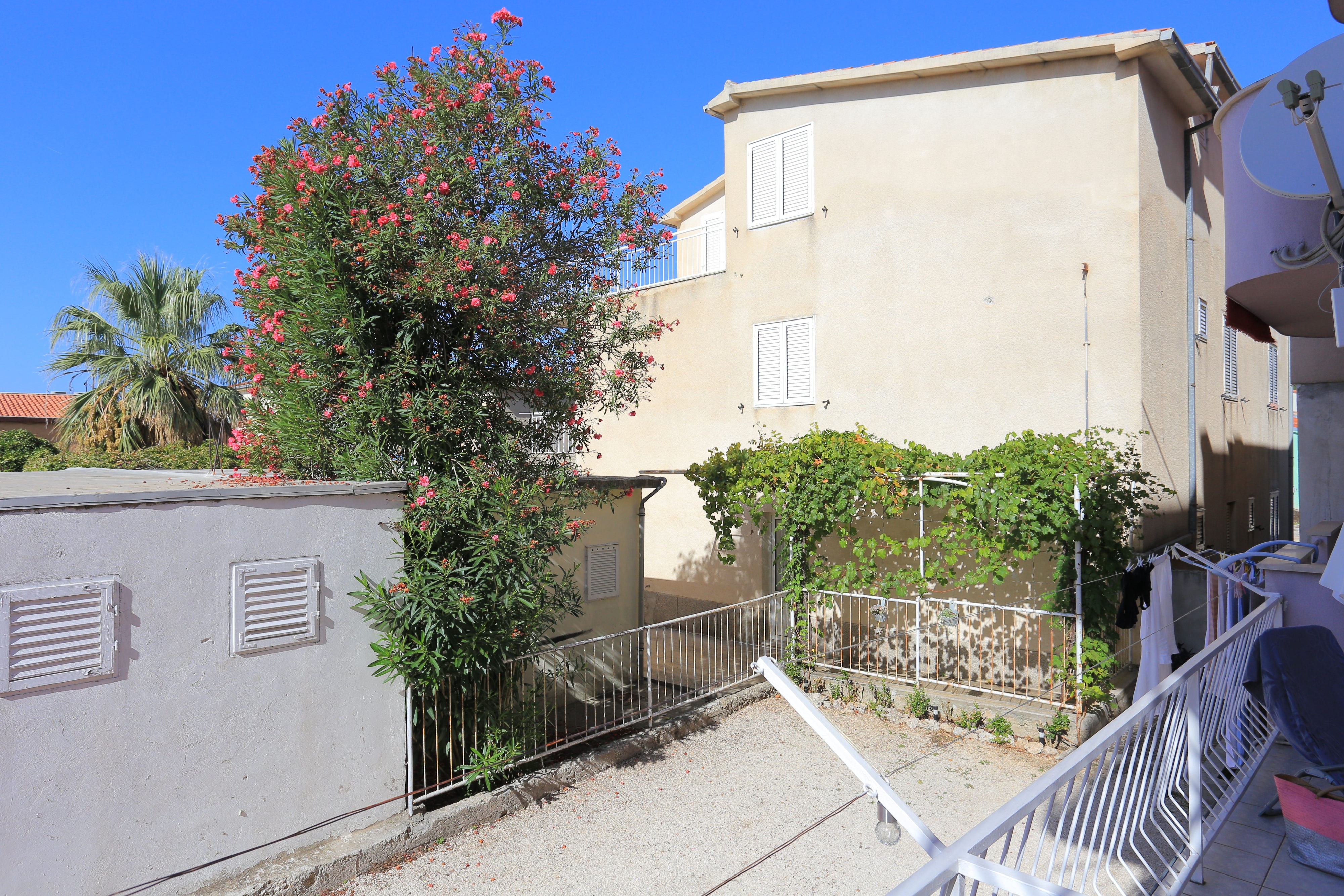 One bedroom apartment with terrace Baška Voda, Makarska  A-a