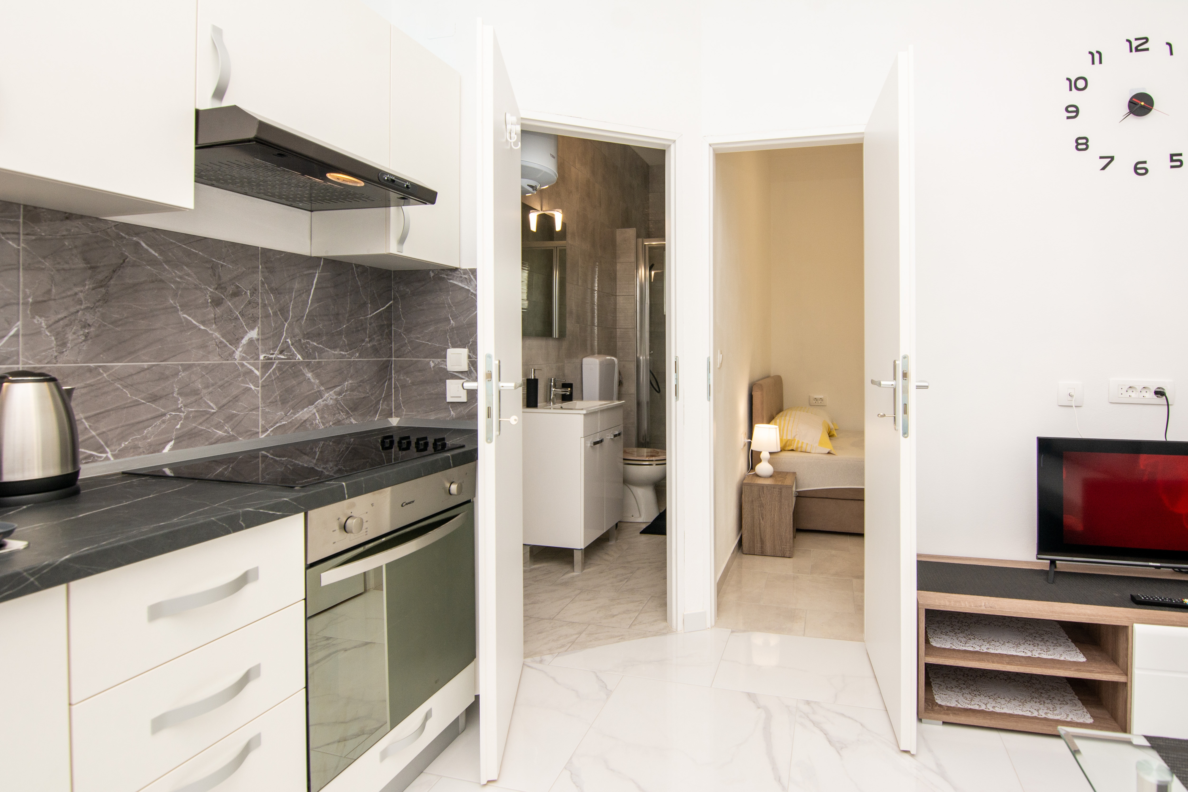 One bedroom apartment with terrace and sea view Vir - Lozice, Vir (A-21777-b)