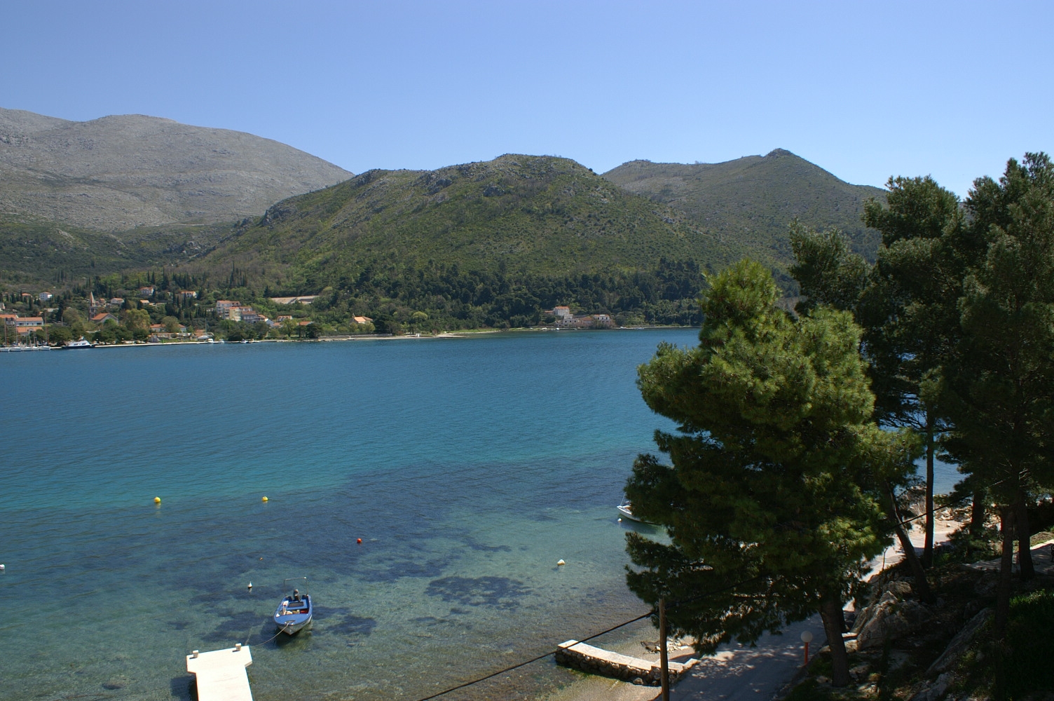 One bedroom apartment near beach Slano, Dubrovnik  A-a