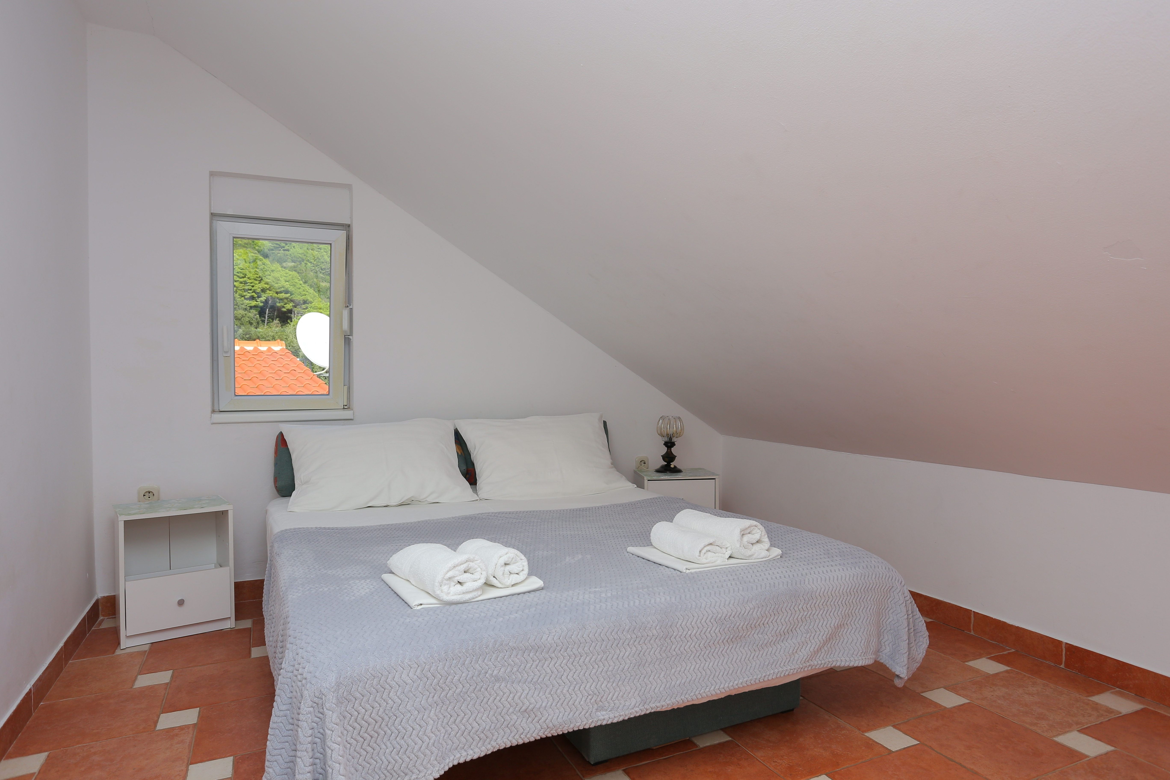 Two bedroom apartment near beach Živogošće - Mala Duba, Makarska  A-d