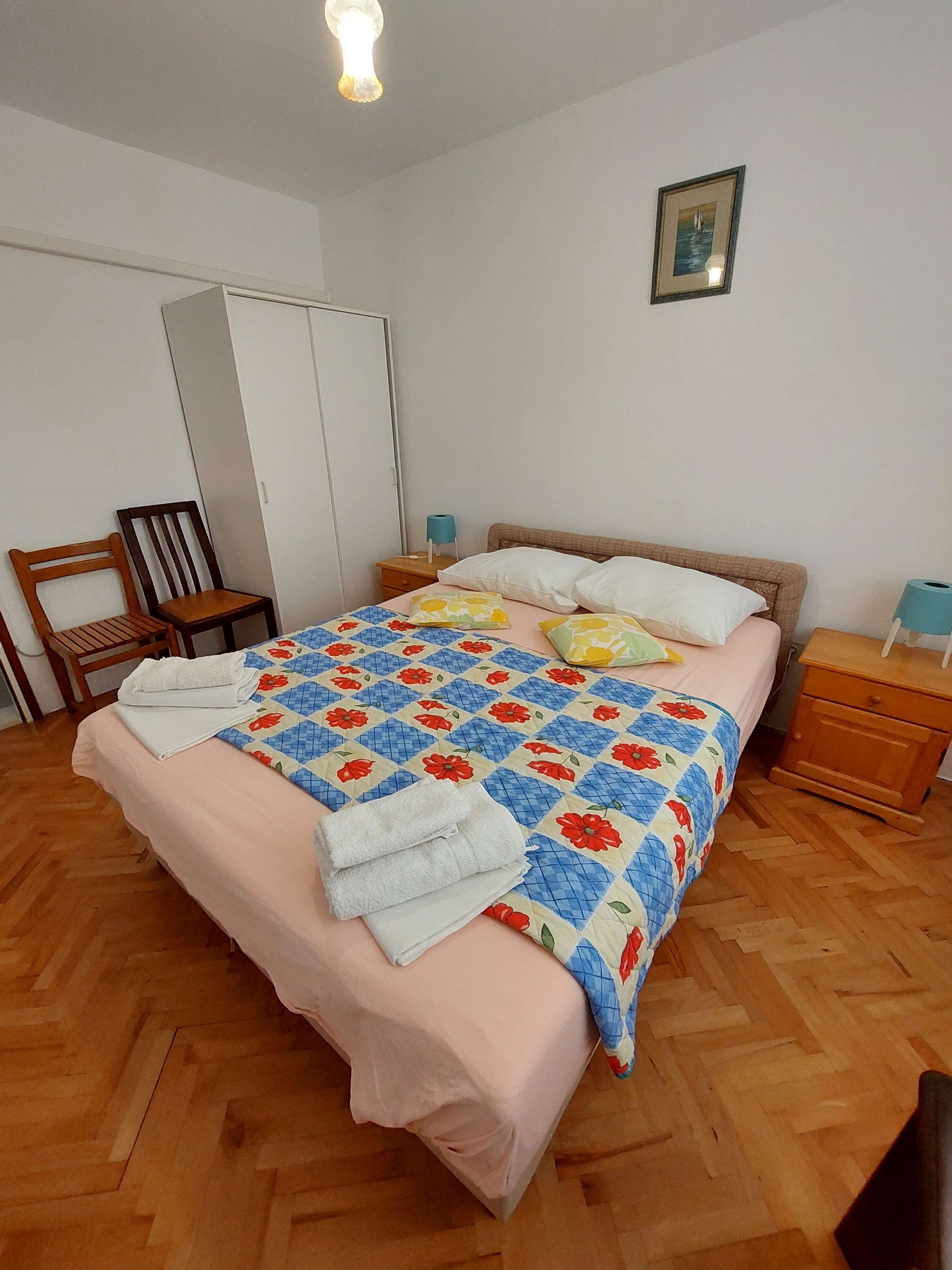 Two bedroom apartment with terrace and sea view Barbat, Rab  A-a