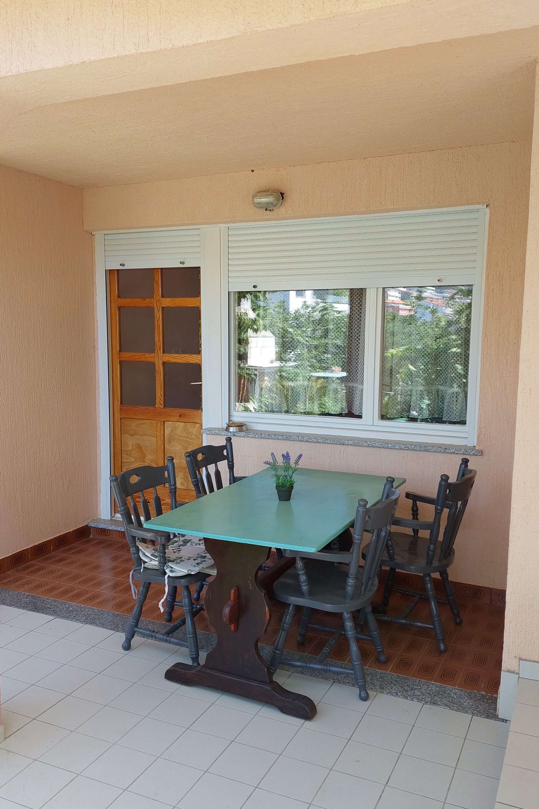 Two bedroom apartment with terrace and sea view Barbat, Rab  A-a