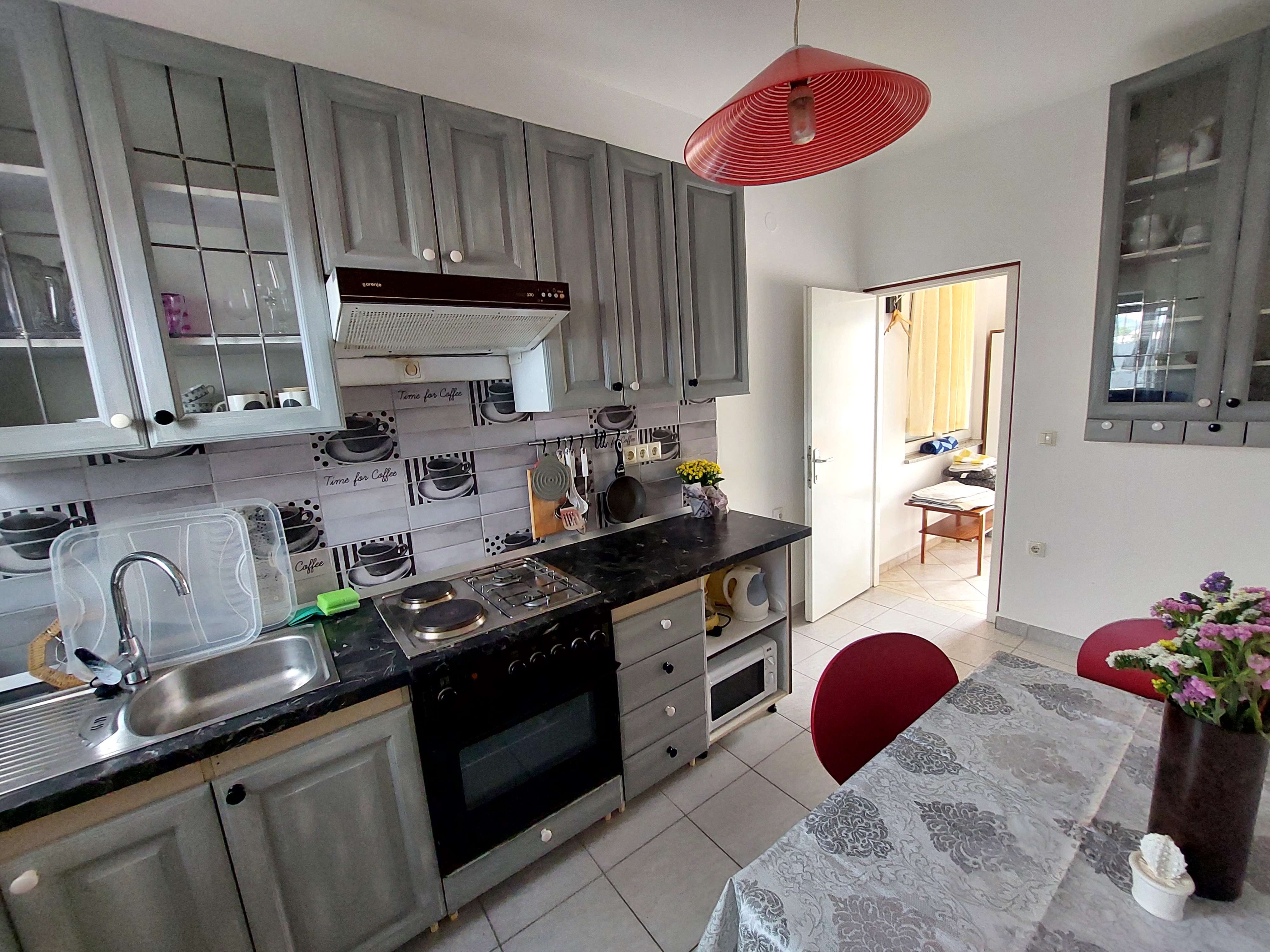 One bedroom apartment with terrace and sea view Barbat, Rab  A-b