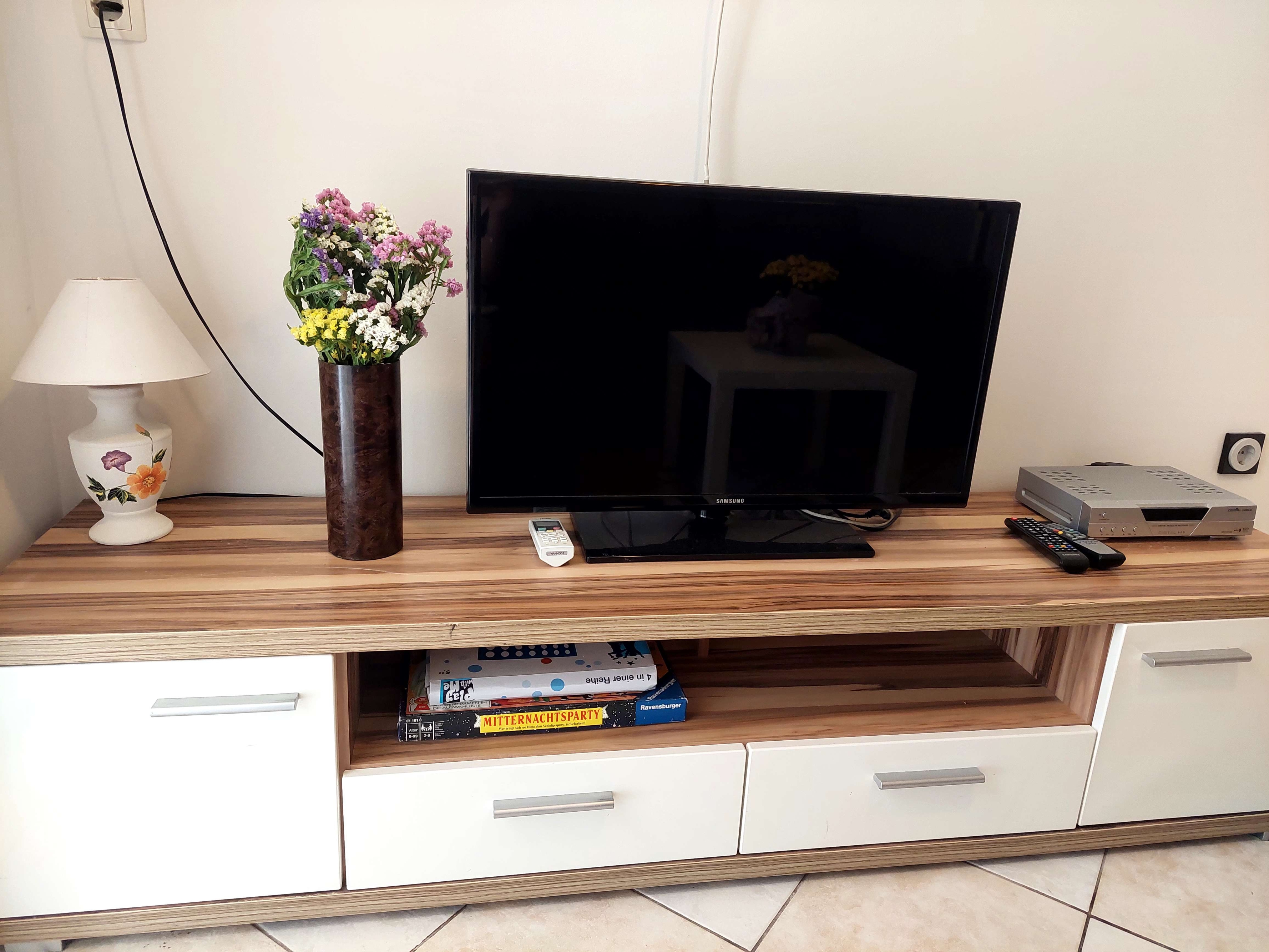 One bedroom apartment with terrace and sea view Barbat, Rab  A-b