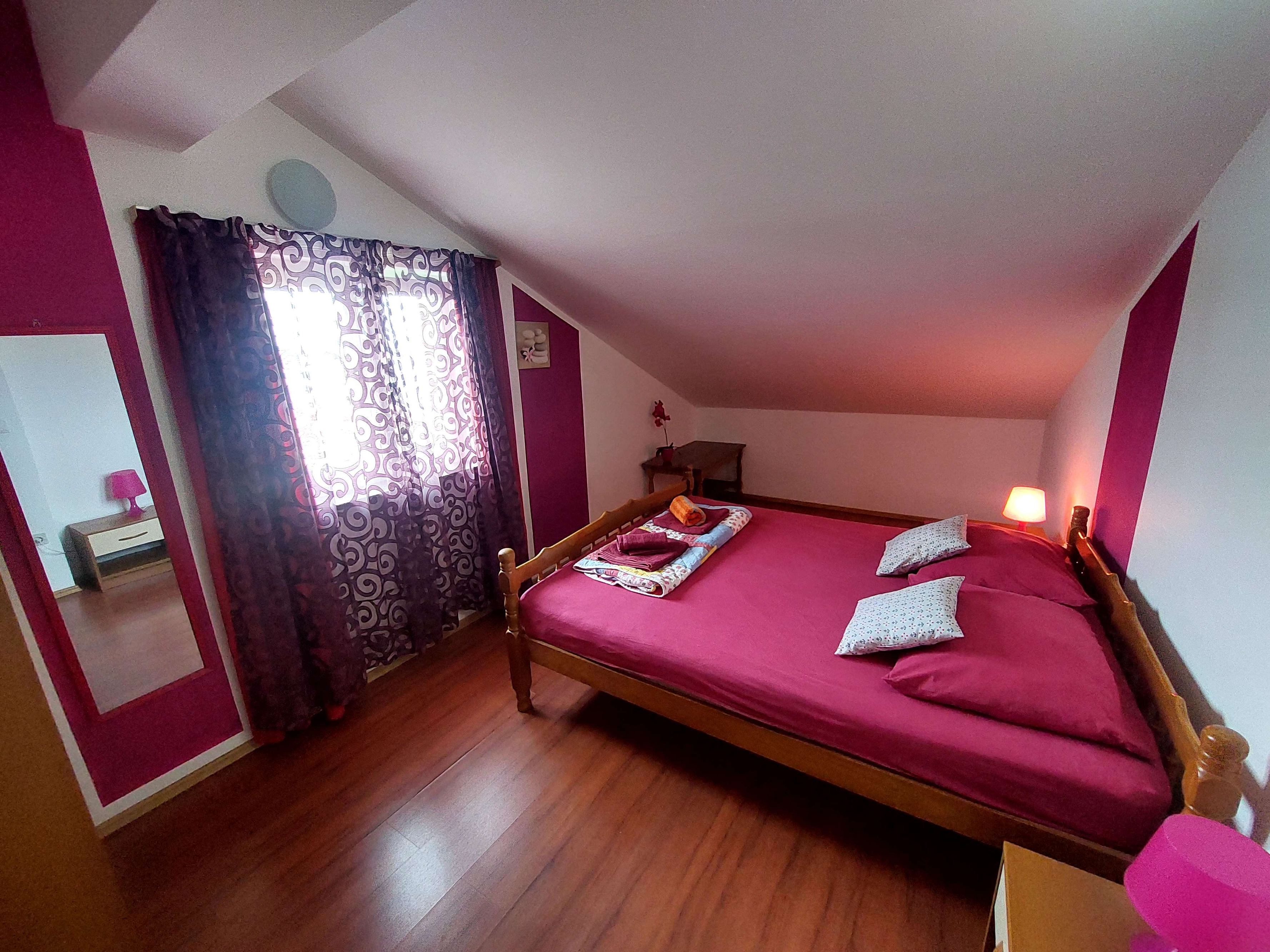 One bedroom apartment with terrace and sea view Barbat, Rab  A-c