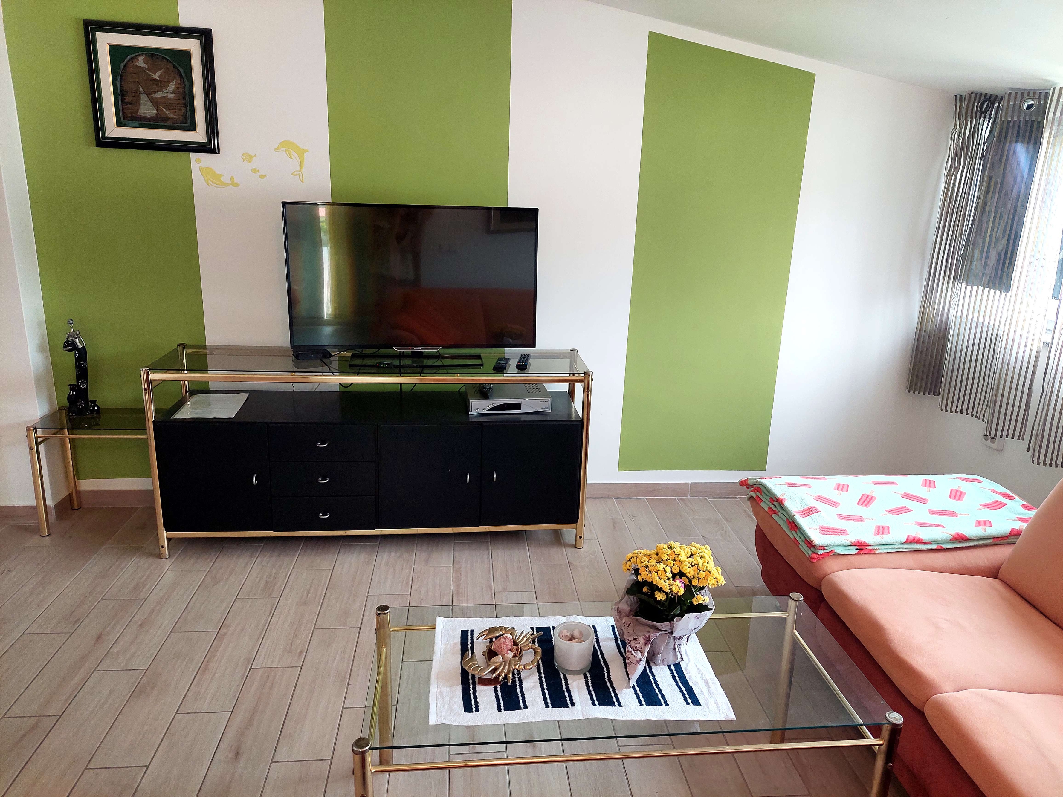 One bedroom apartment with terrace and sea view Barbat, Rab  A-c