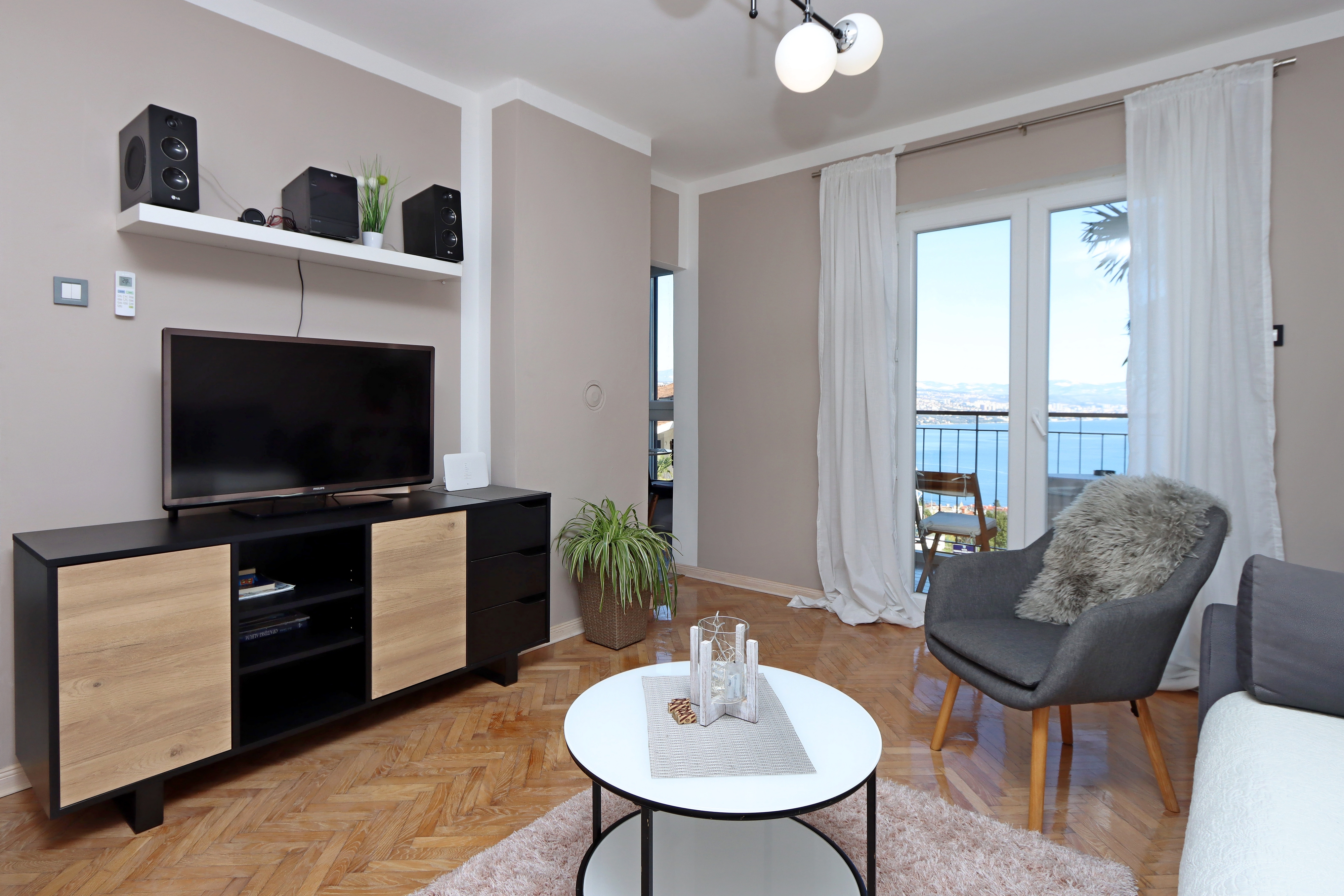 One bedroom apartment with balcony and sea view Opatija (A-21787-a)