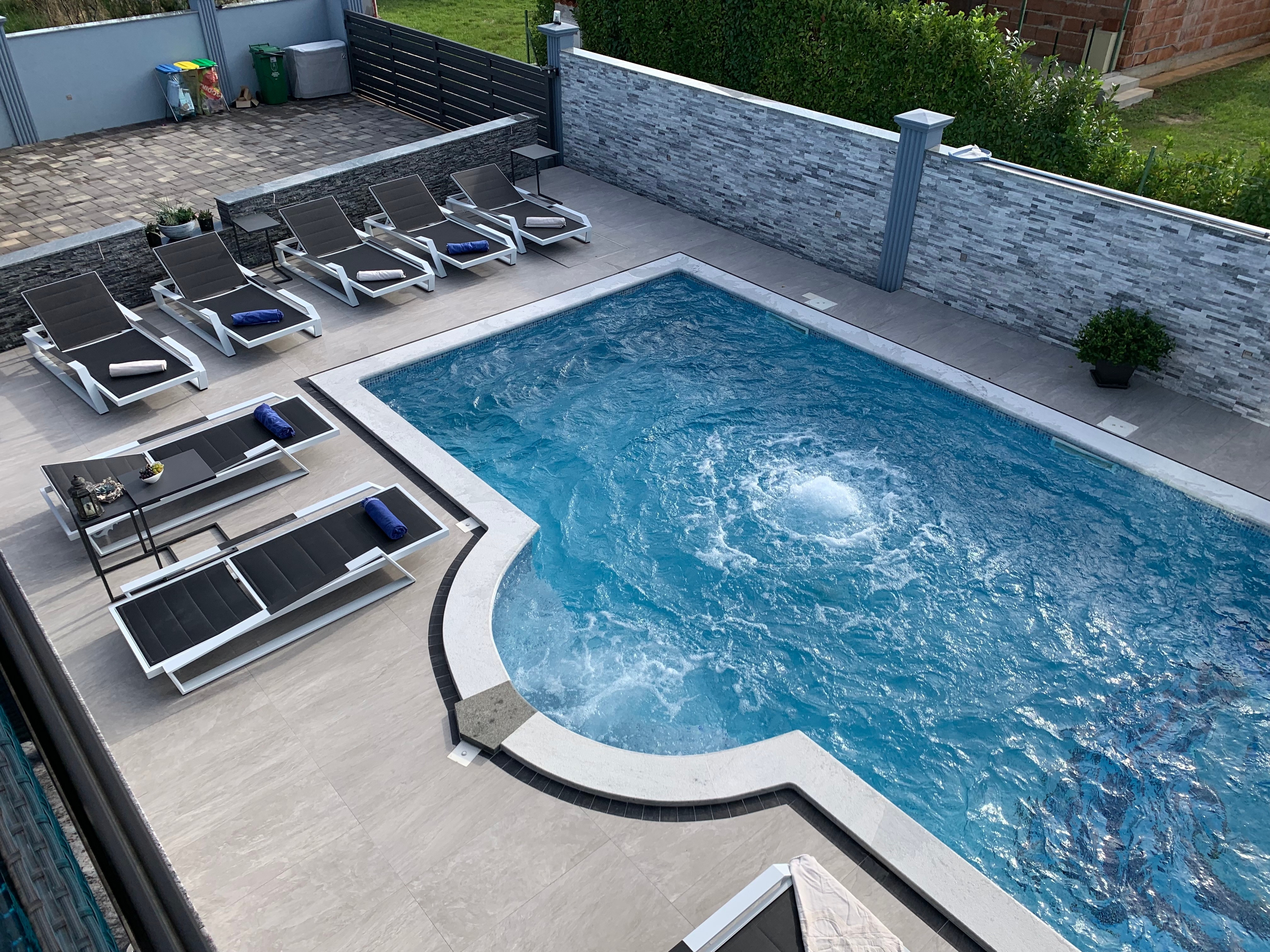 Comfortable and spacious house with terrace Fažana  K