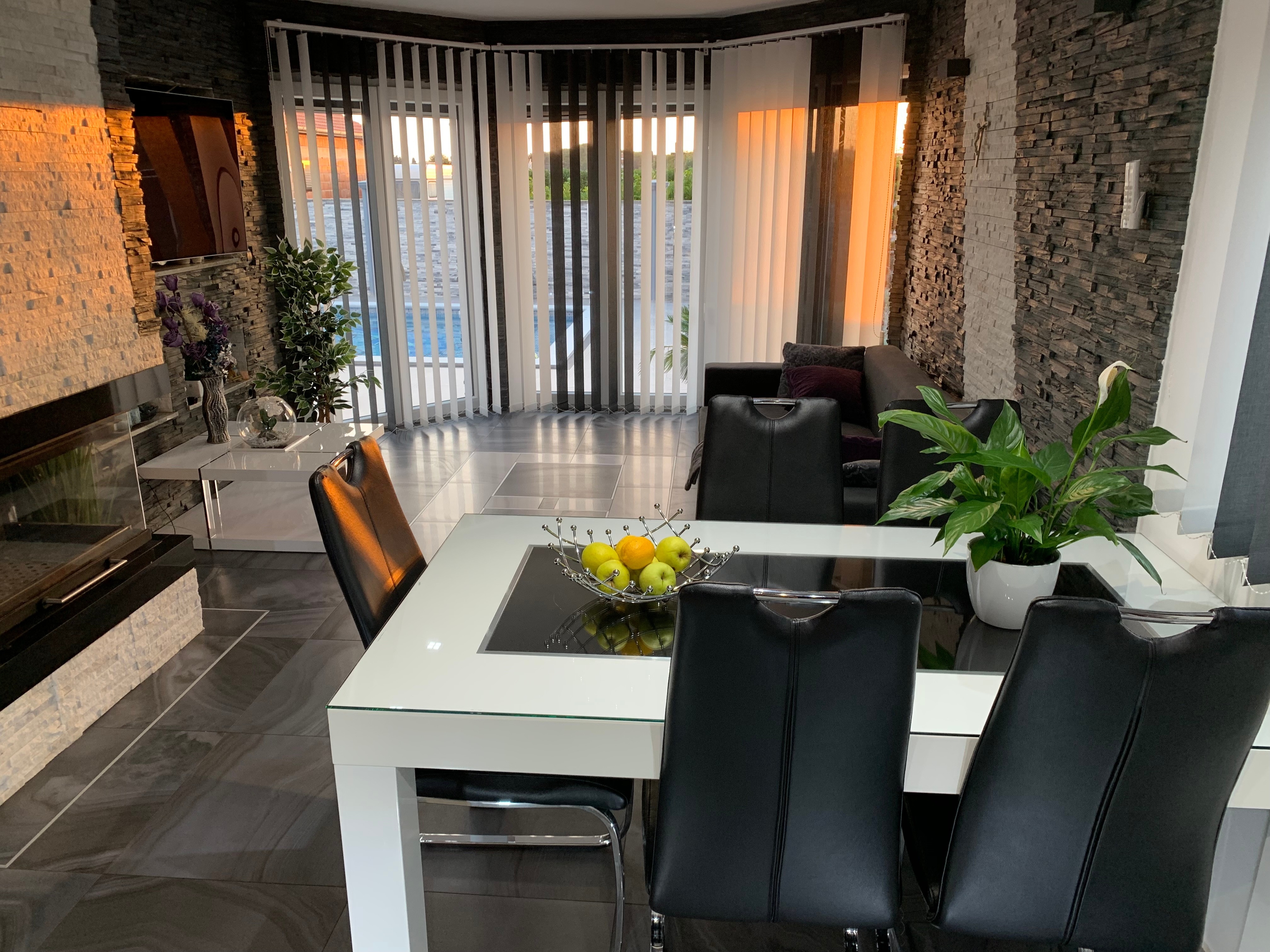 Comfortable and spacious house with terrace Fažana  K