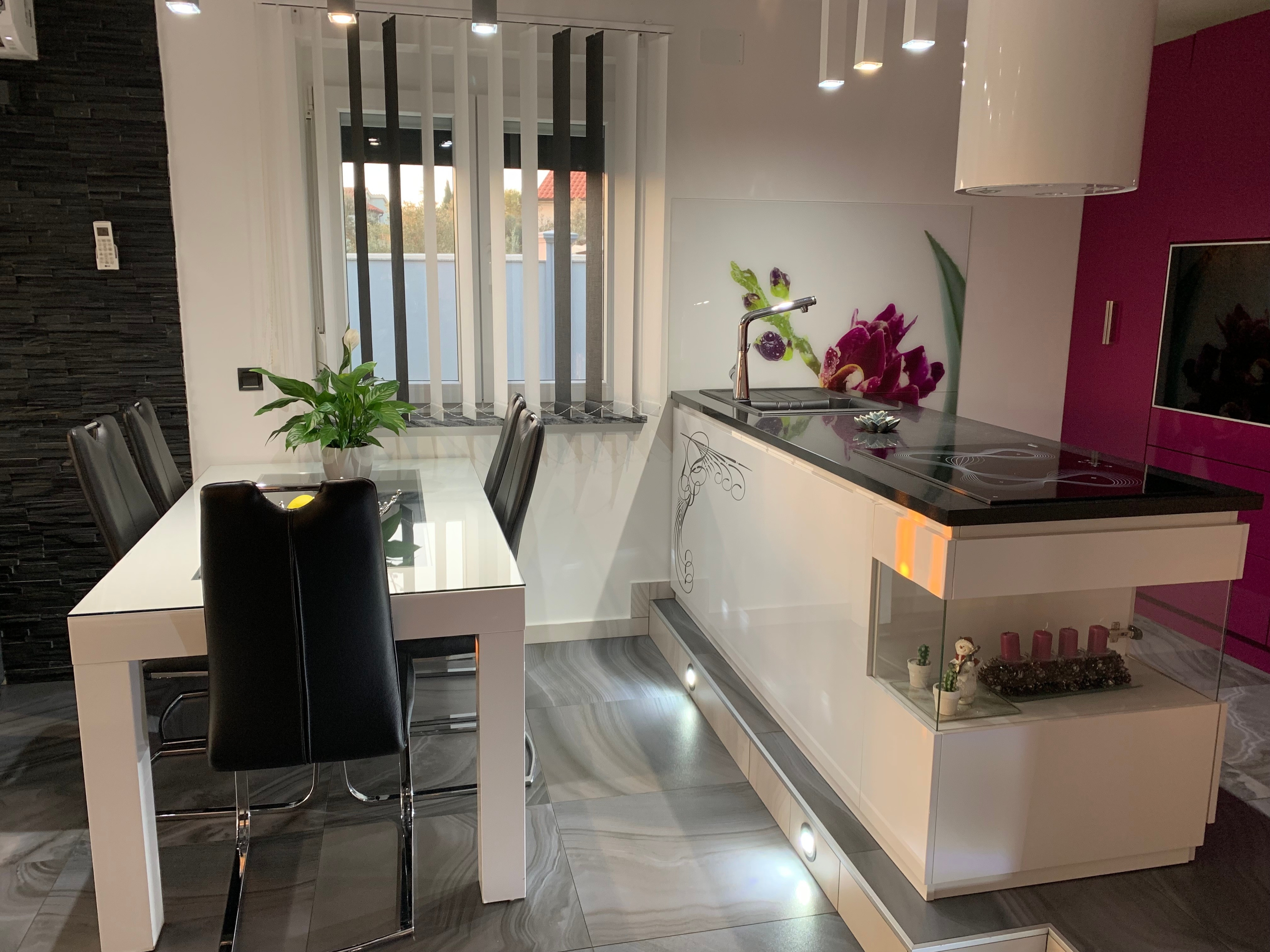 Comfortable and spacious house with terrace Fažana  K