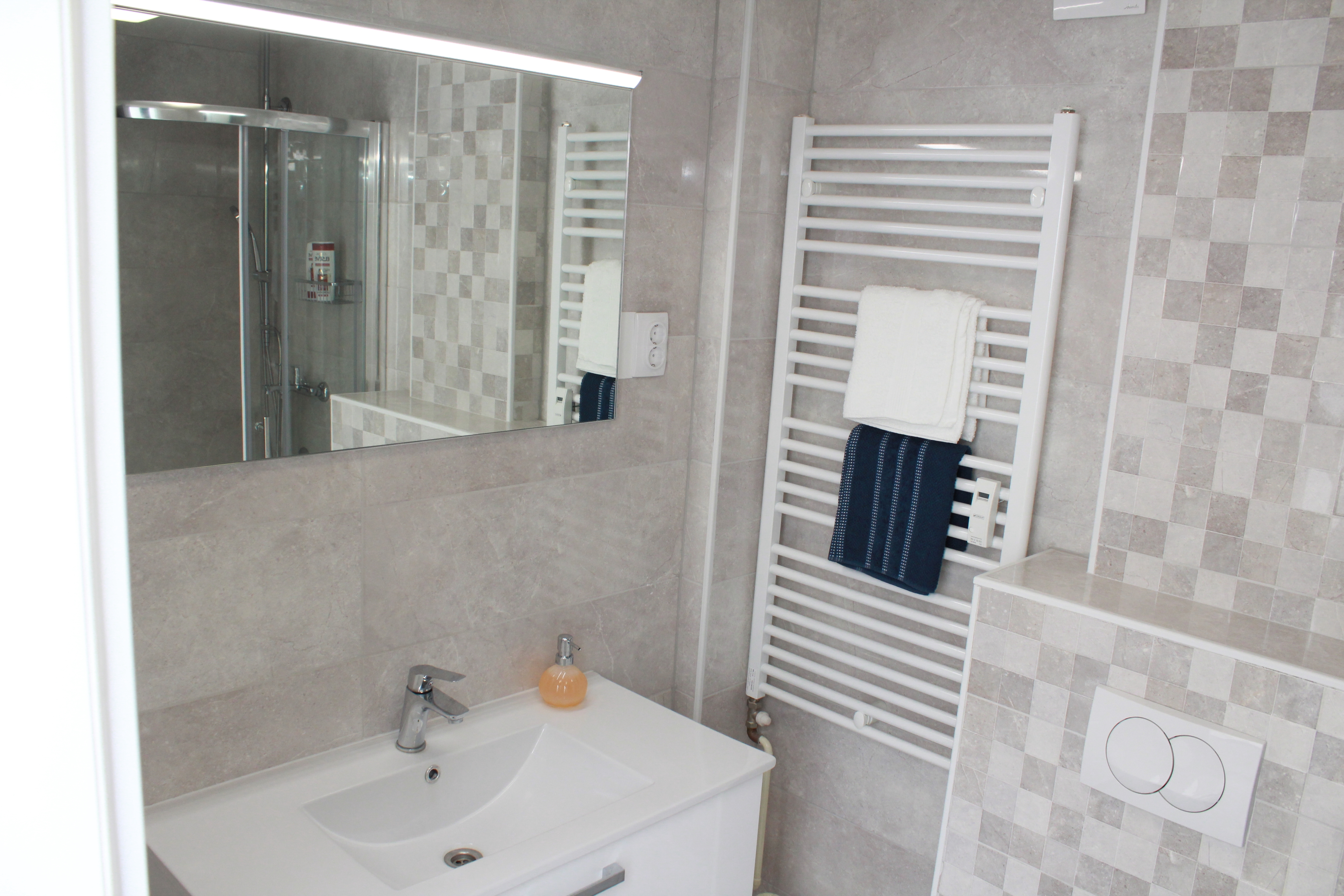 Two bedroom apartment with balcony Zagreb  A-a