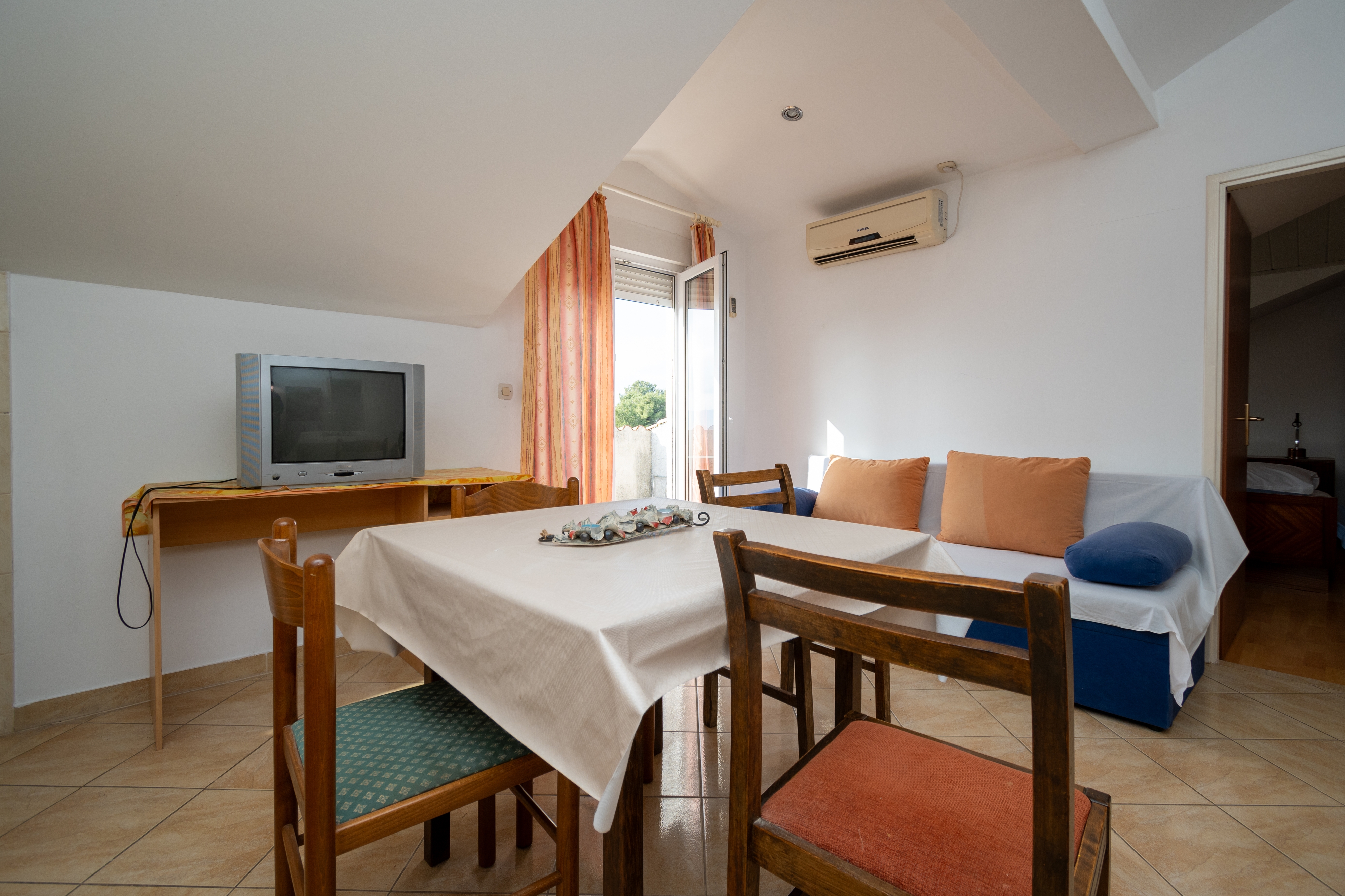 One bedroom apartment with balcony and sea view Zadar  A-a
