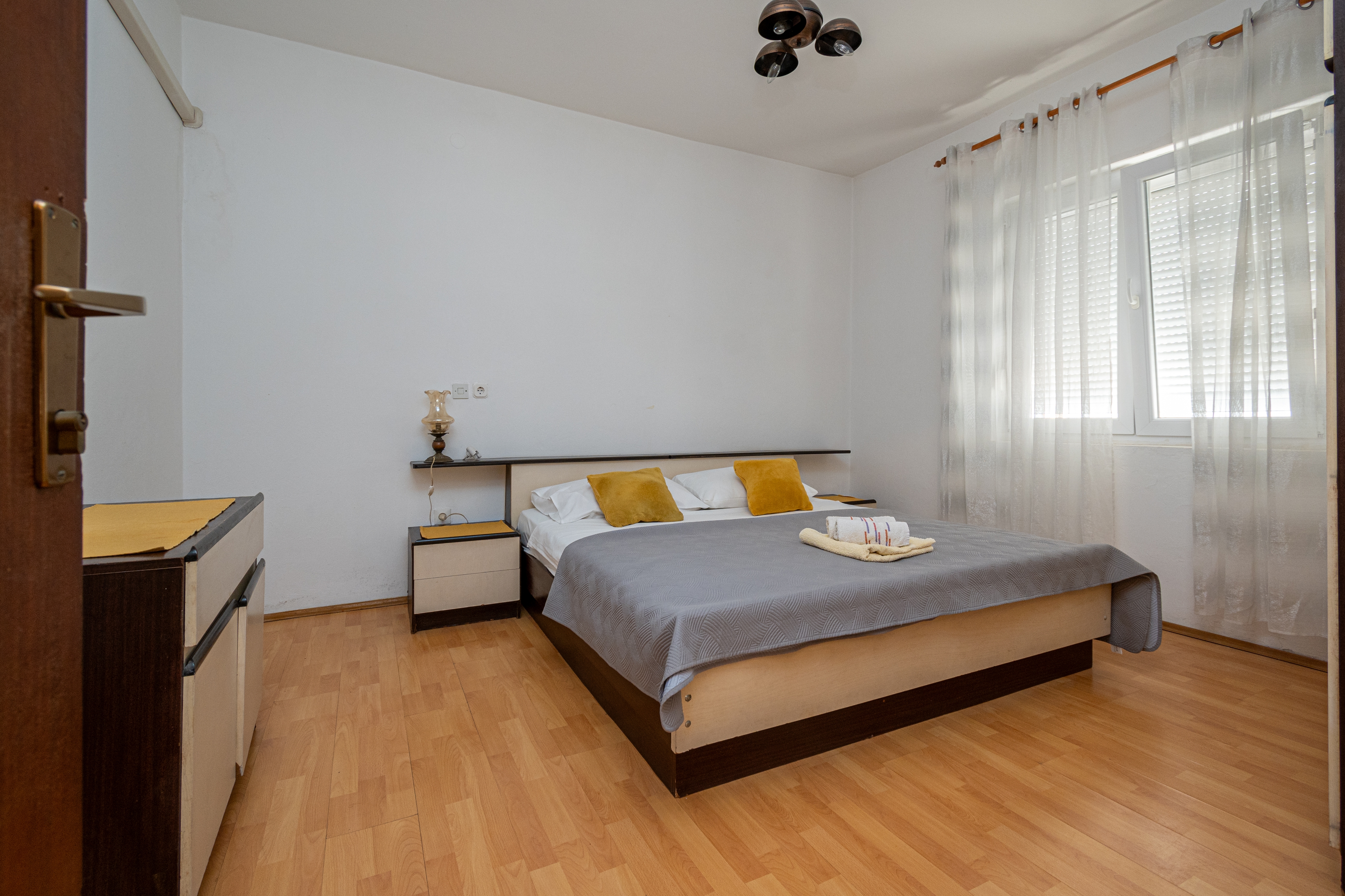 One bedroom apartment with terrace Zadar  A-b