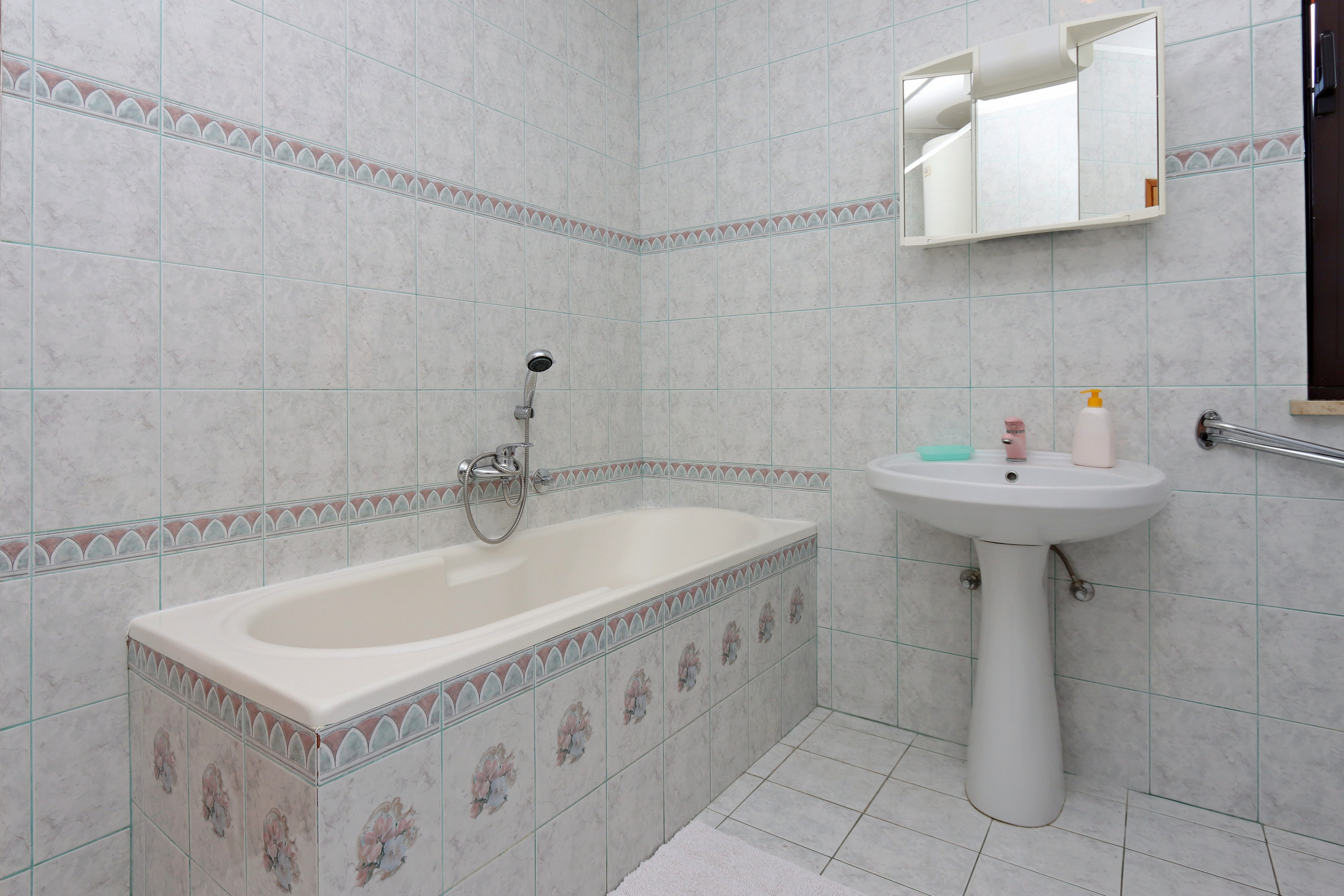 Two bedroom apartment with terrace and sea view Lopar, Rab  A-b