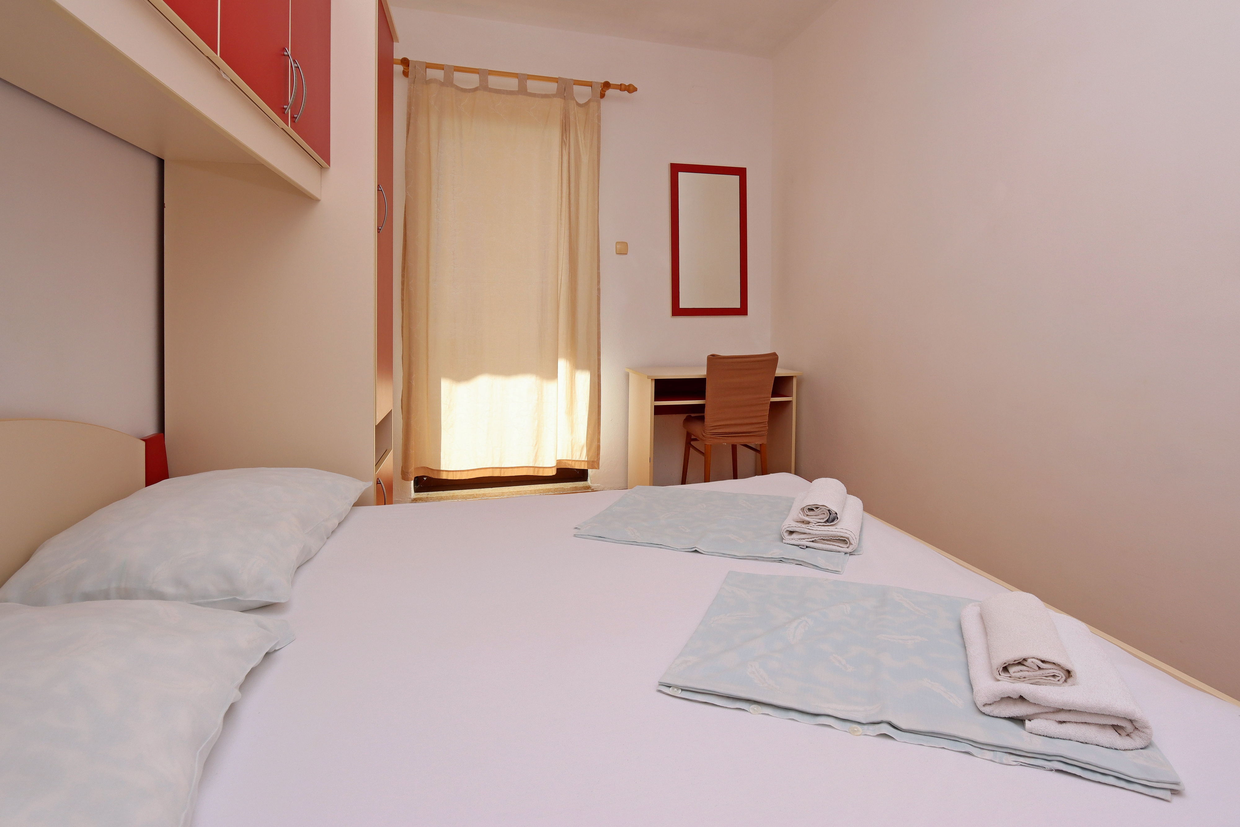 Two bedroom apartment with terrace and sea view Lopar, Rab  A-b