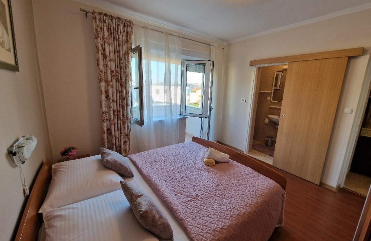 Top Rab Barbat Top Rab Barbat