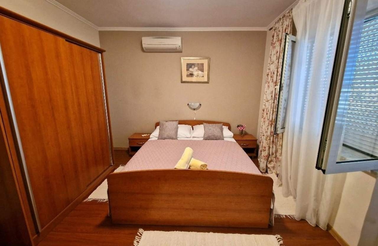 Top Rab Barbat Top Rab Barbat