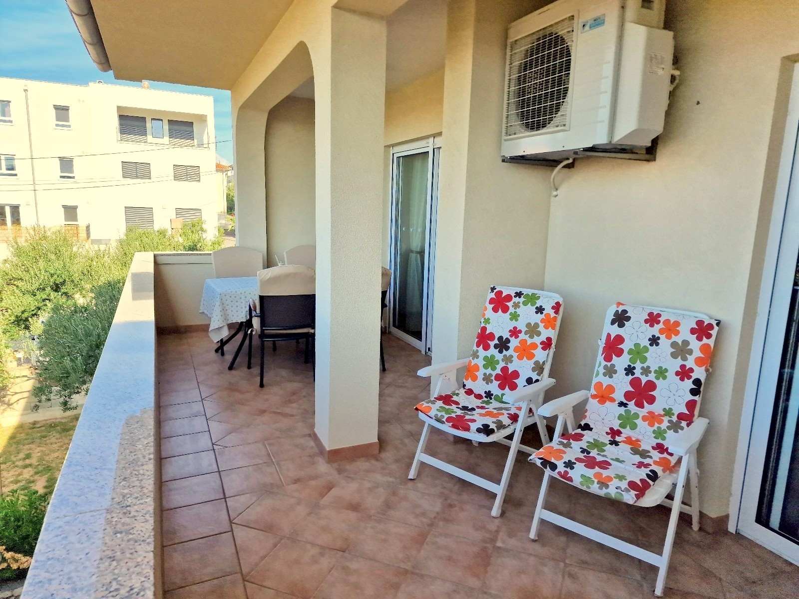 Two bedroom apartment with terrace and sea view Barbat, Rab  A-b