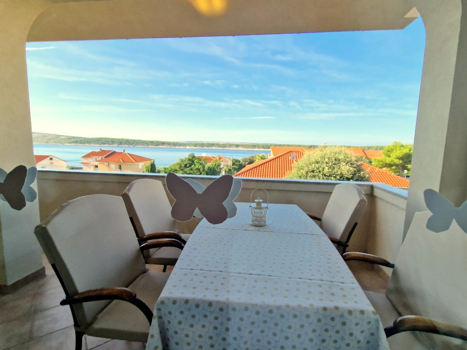 Two bedroom apartment with terrace and sea view Barbat, Rab  A-b
