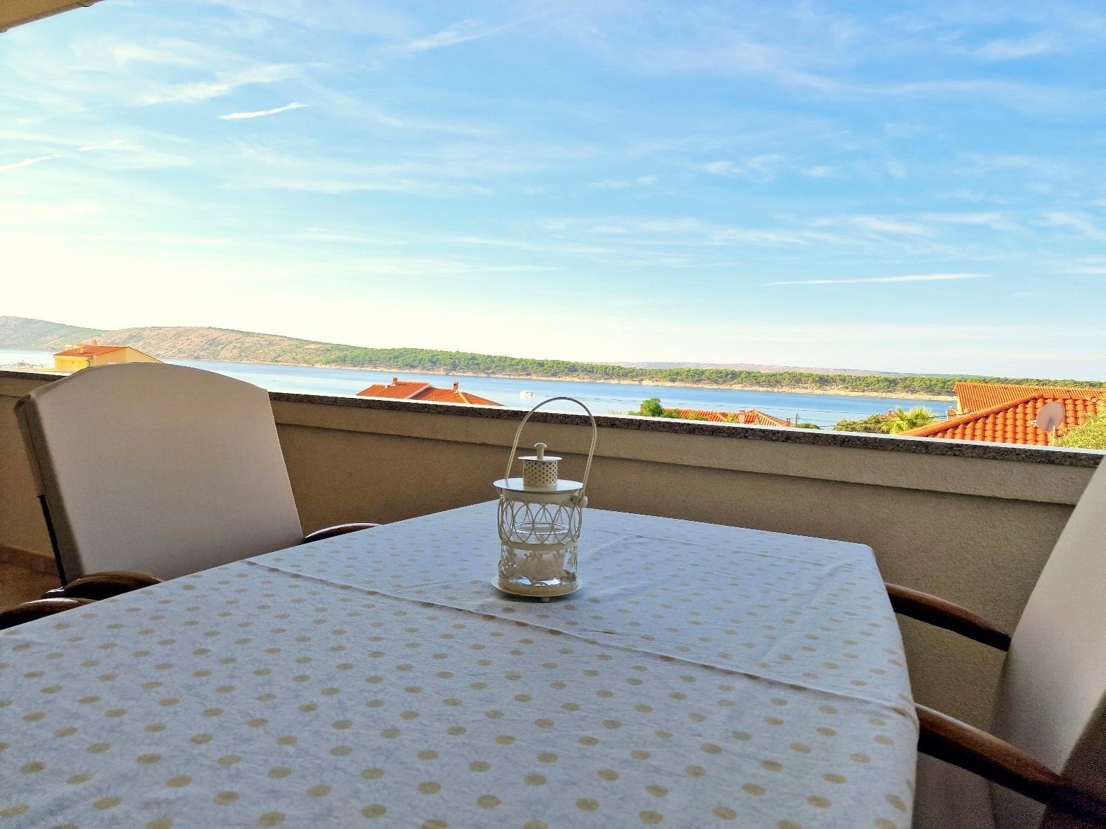 Two bedroom apartment with terrace and sea view Barbat, Rab  A-b