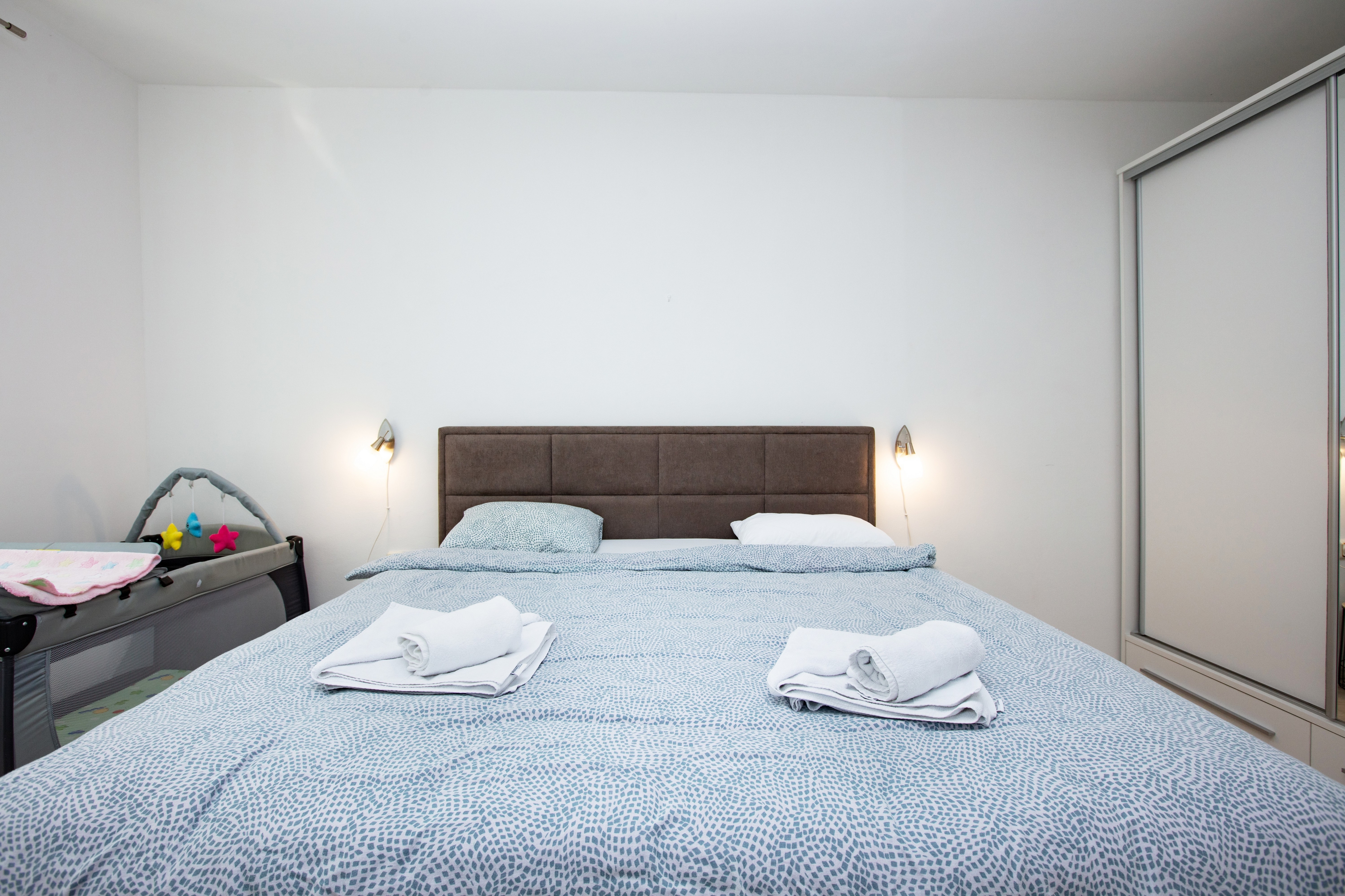 Three bedroom apartment with terrace Šibenik  A-b