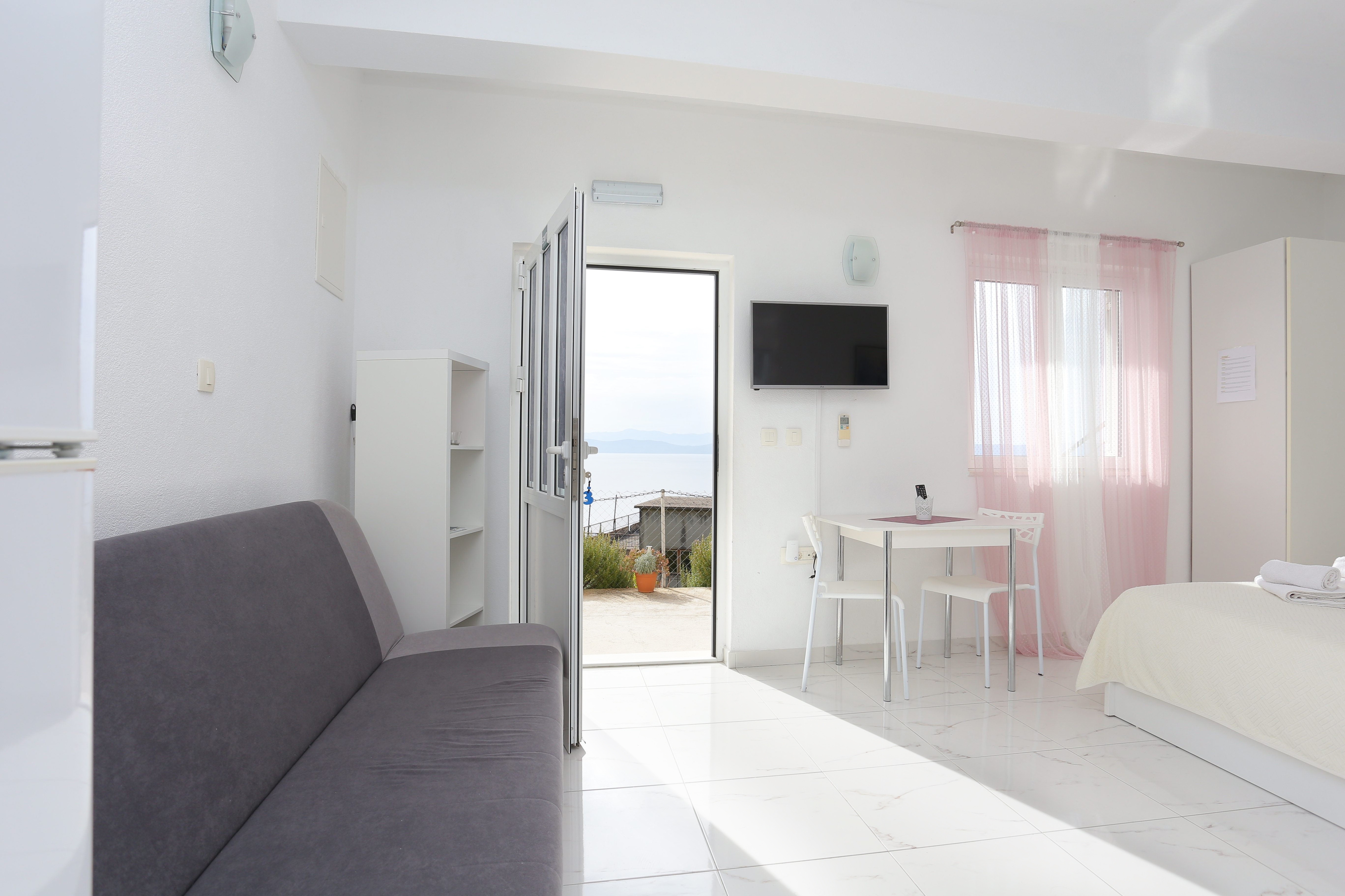 Studio flat with terrace and sea view Podgora, Makarska (AS-21817-a)