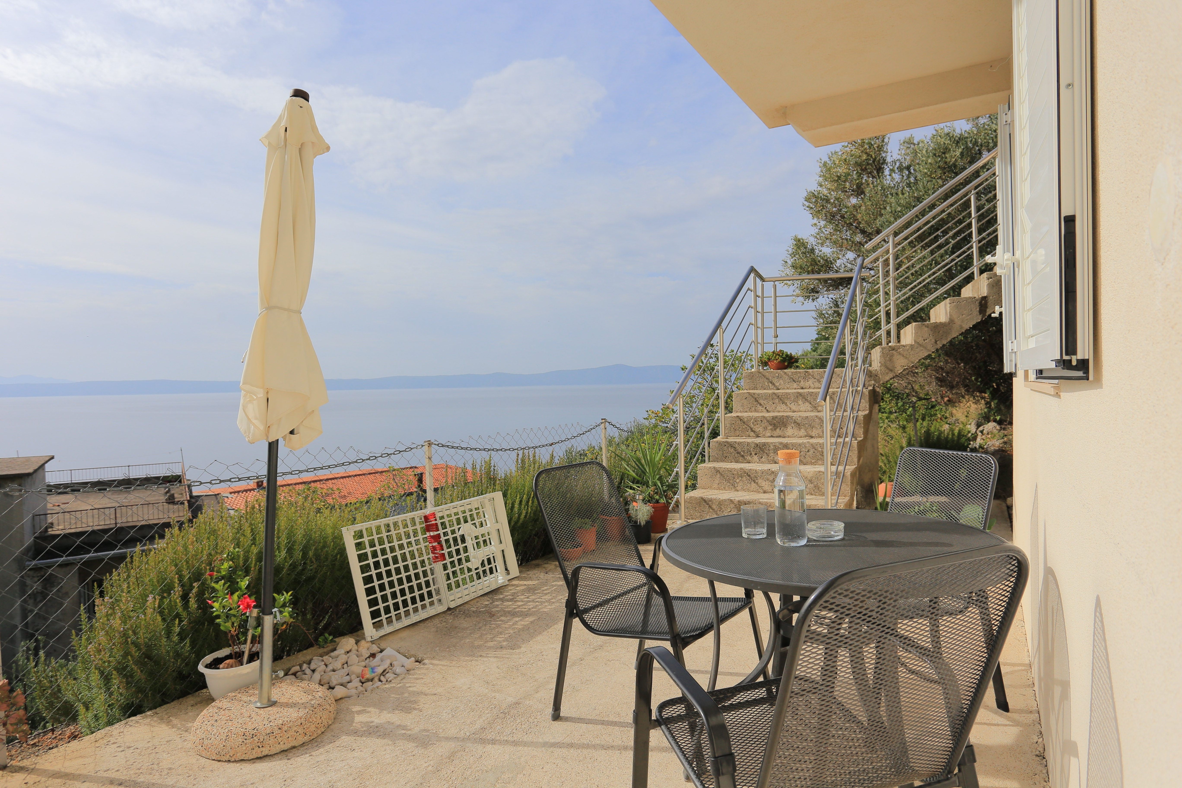 Studio flat with terrace and sea view Podgora, Makarska (AS-21817-a)