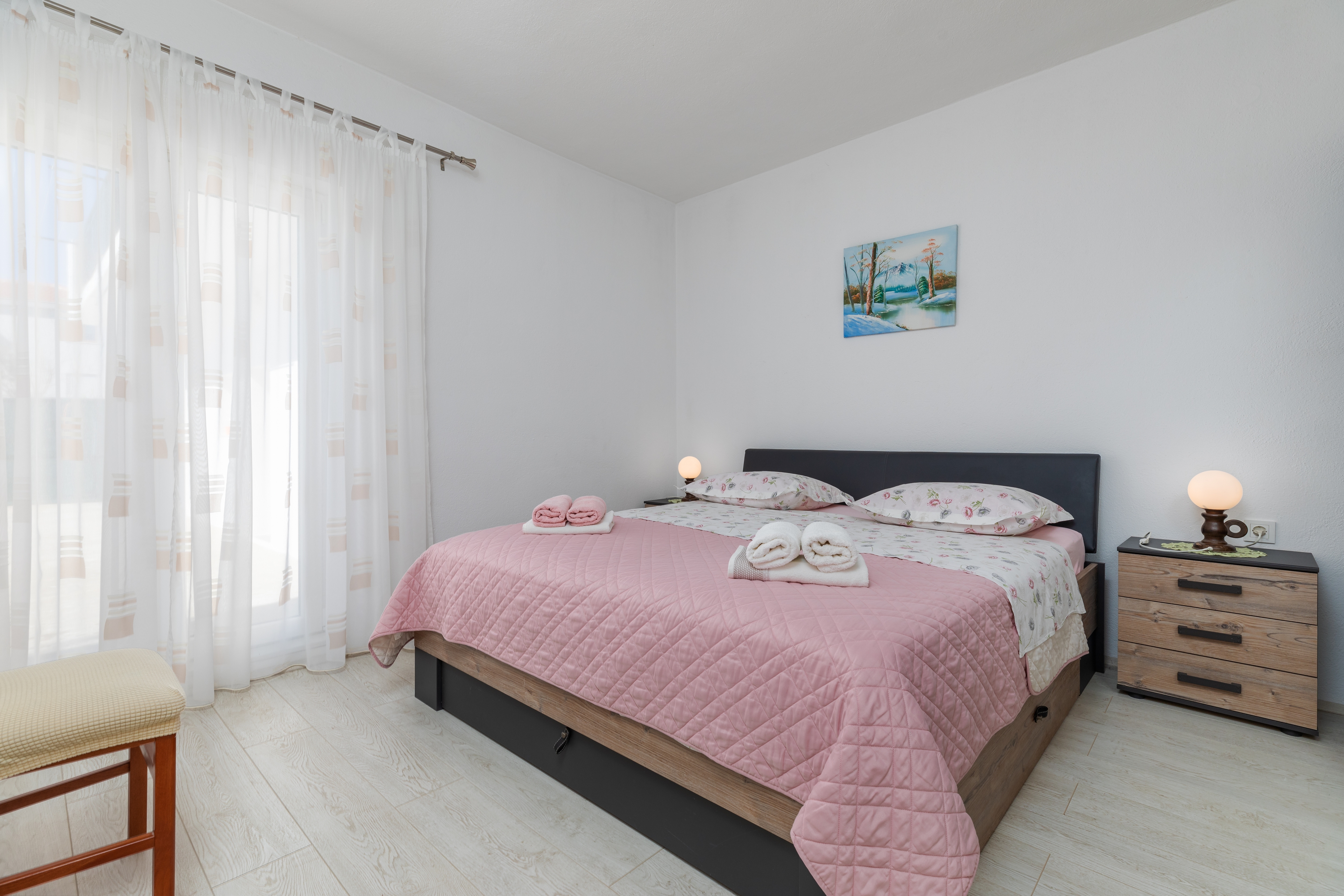 Two bedroom apartment with terrace Makarska  A-a