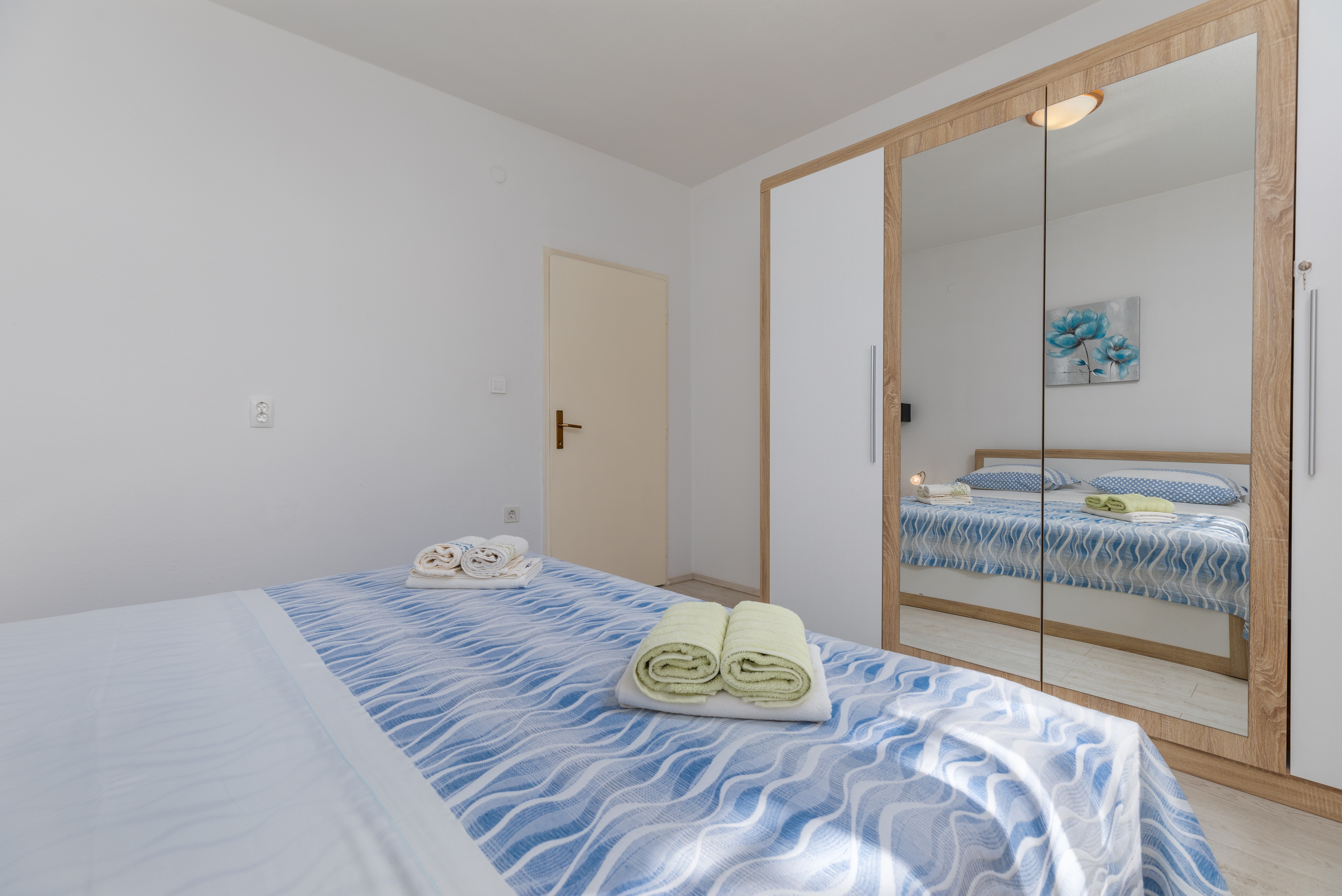 Two bedroom apartment with terrace Makarska  A-a