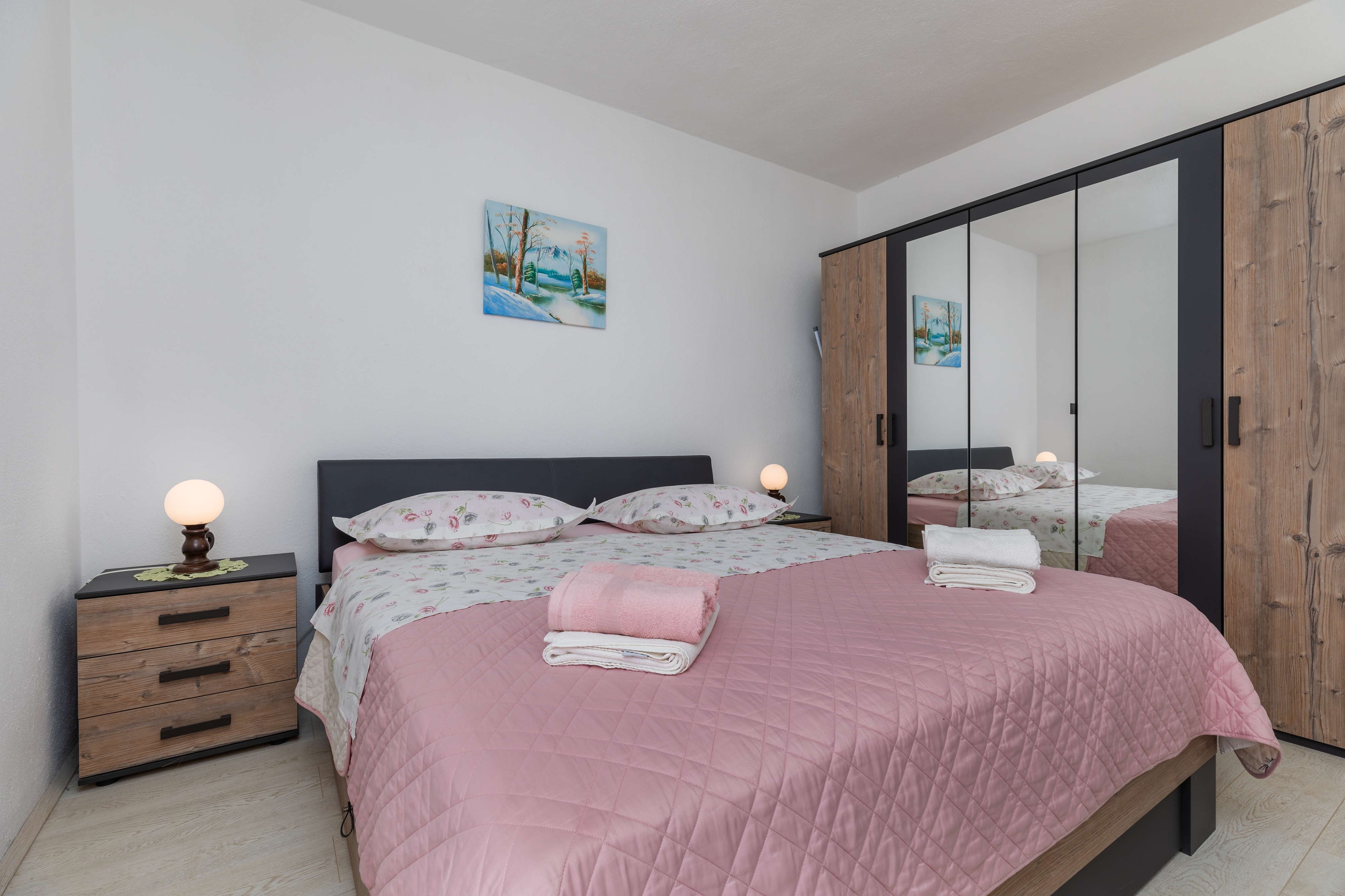 Two bedroom apartment with terrace Makarska  A-a