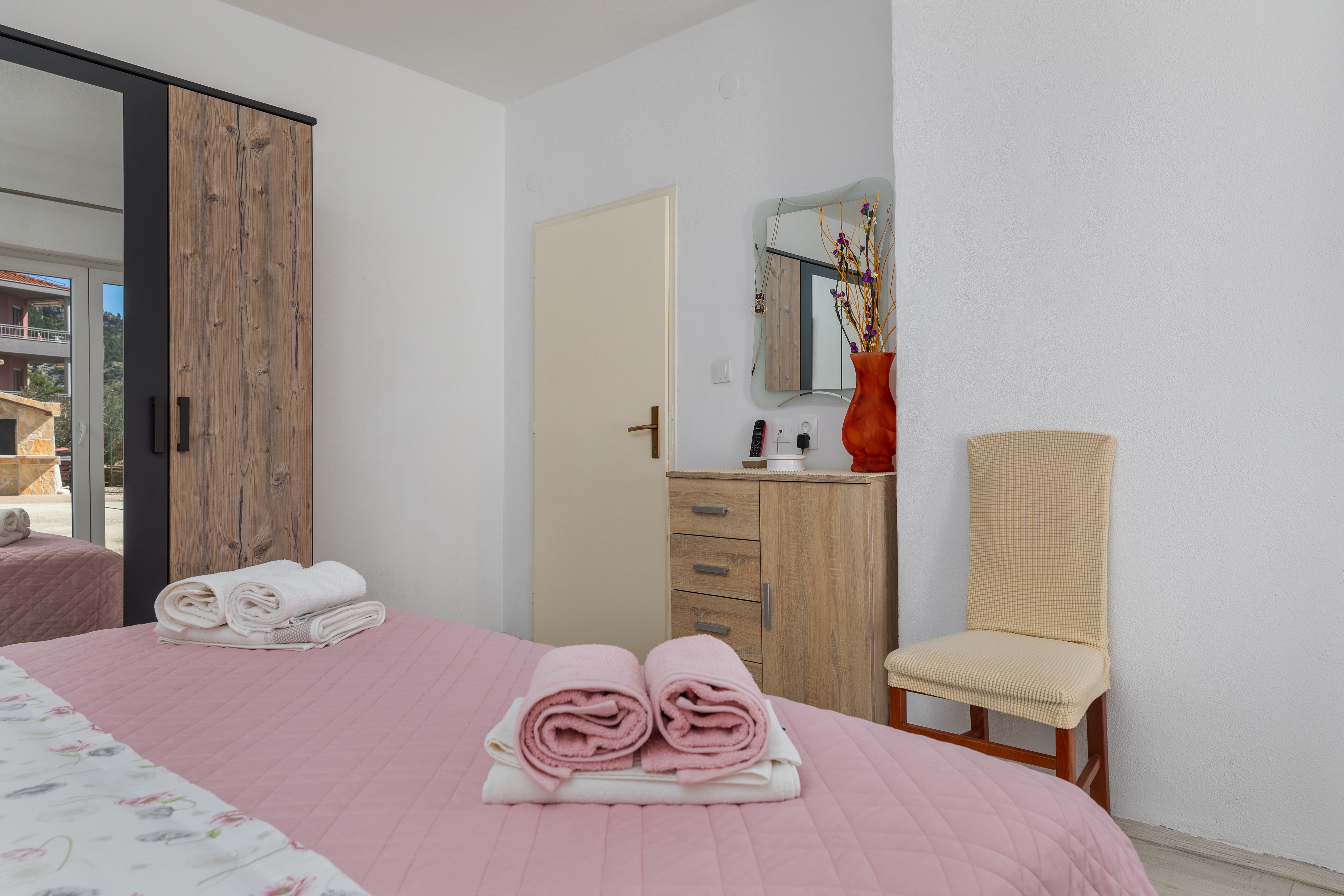 Two bedroom apartment with terrace Makarska  A-a