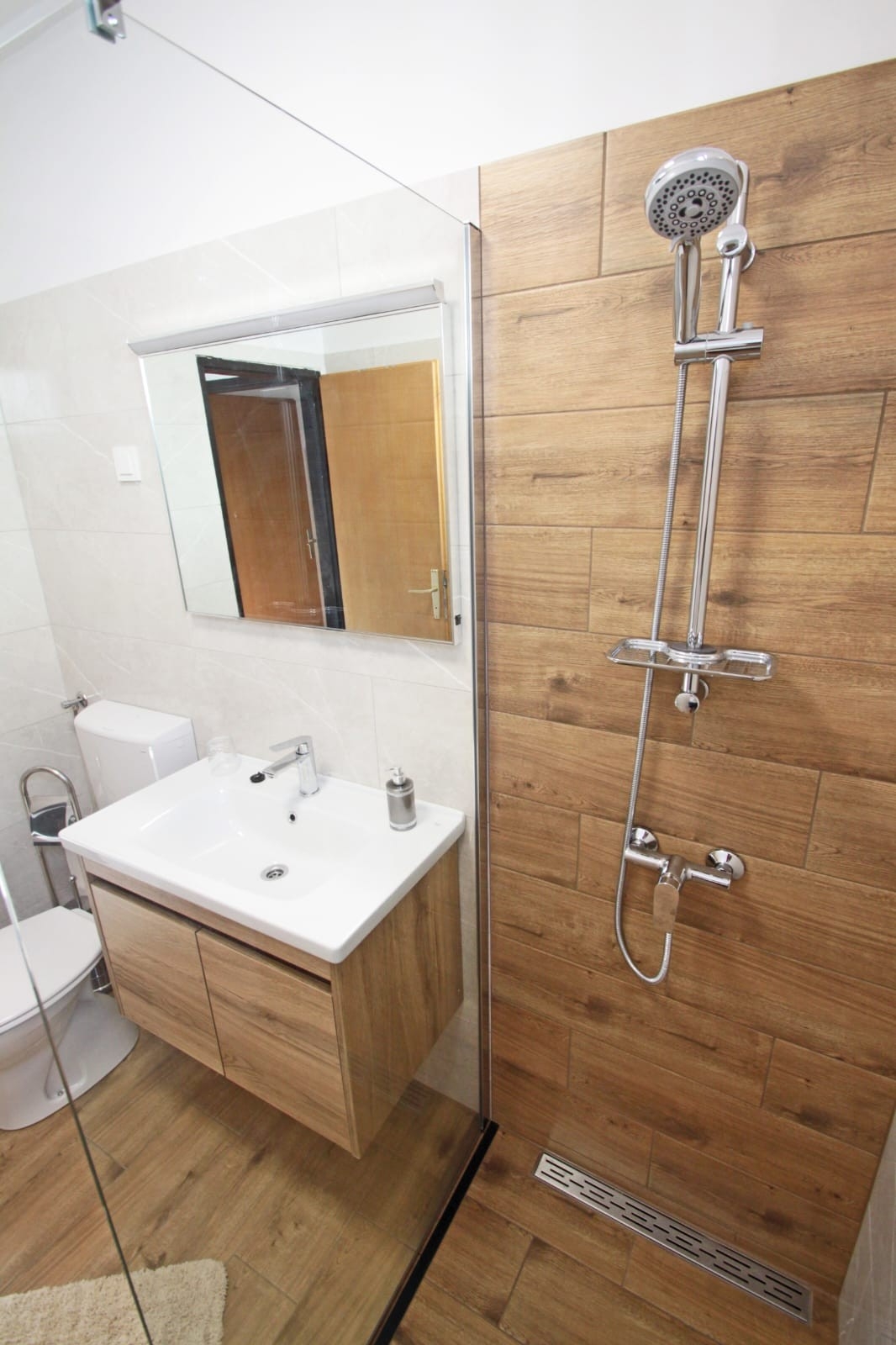 Two bedroom house with terrace and sea view Vinjerac, Zadar  K