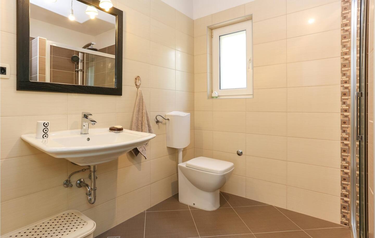 Four bedroom house with terrace and sea view Kaštel Sućurac, Kaštela  K