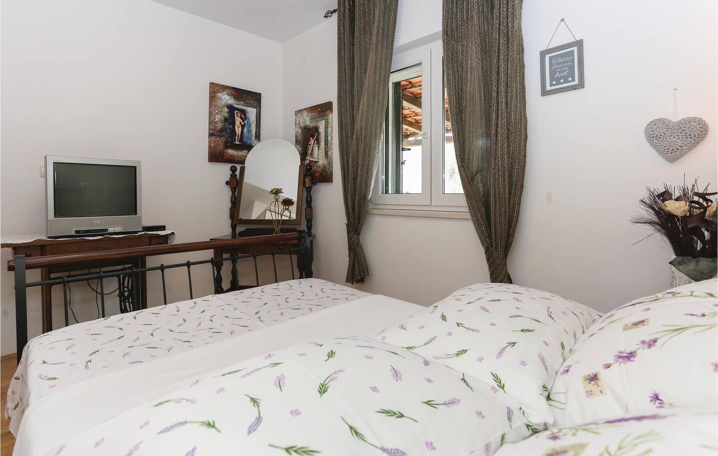 Four bedroom house with terrace and sea view Kaštel Sućurac, Kaštela  K