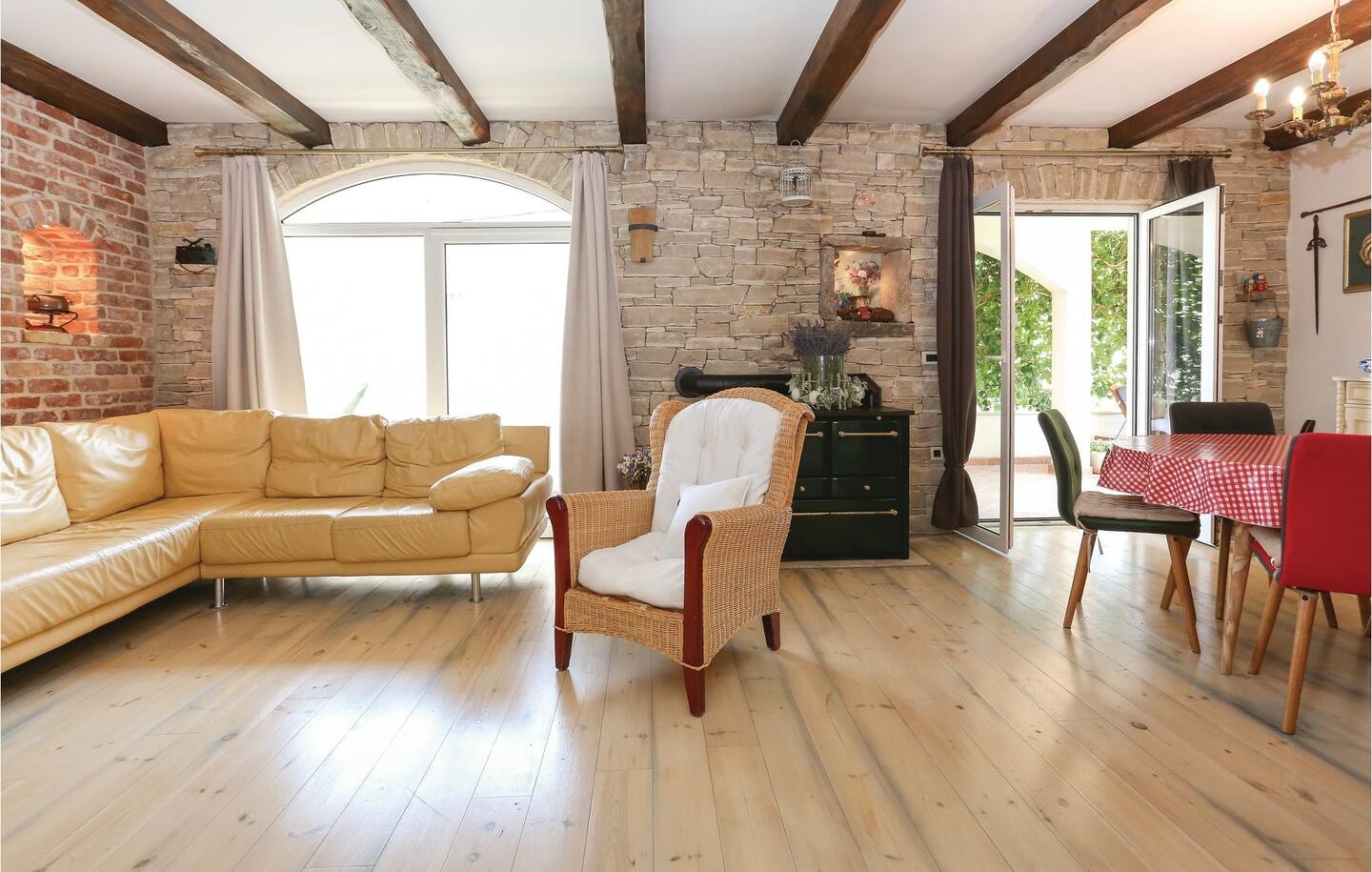 Four-bedroom house with terrace and sea view Kaštel Sućurac, Kaštela (K-21842)