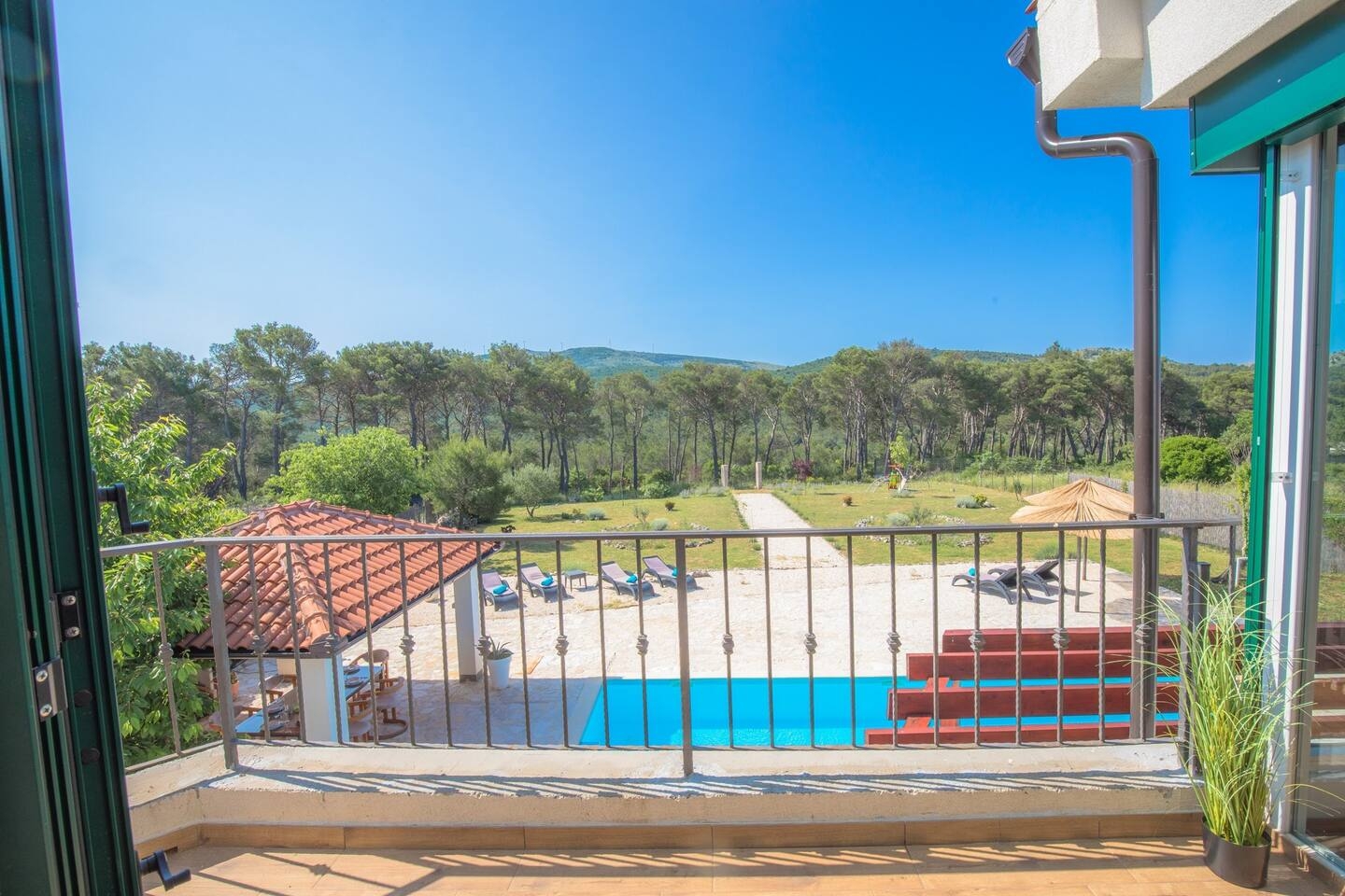 Four bedroom house with terrace Vrpolje, Šibenik  K