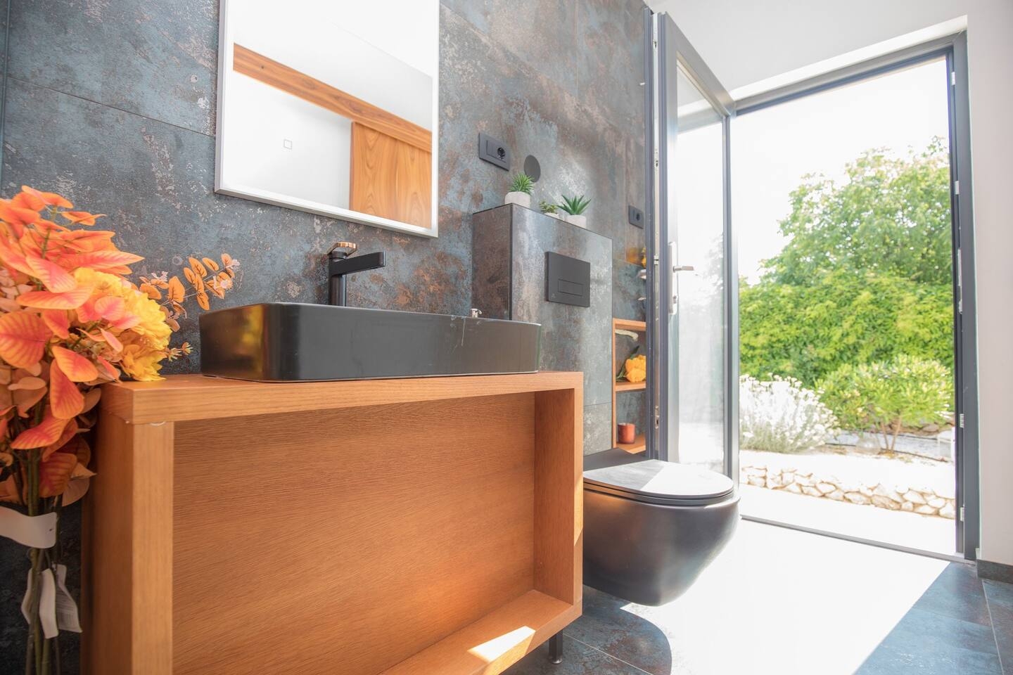 Four bedroom house with terrace Vrpolje, Šibenik  K