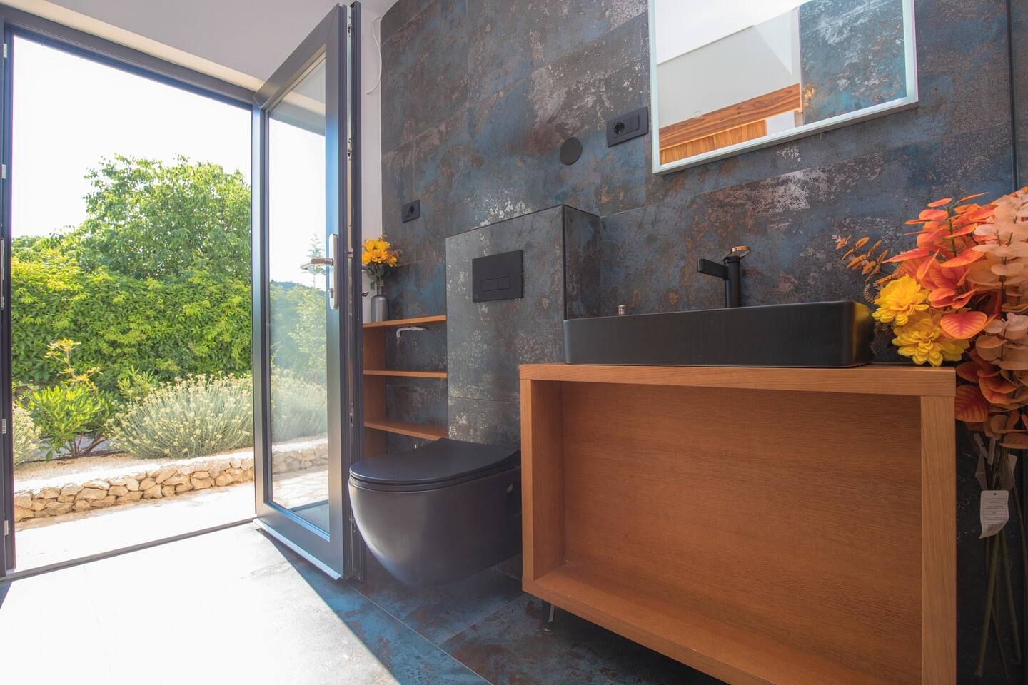 Four bedroom house with terrace Vrpolje, Šibenik  K