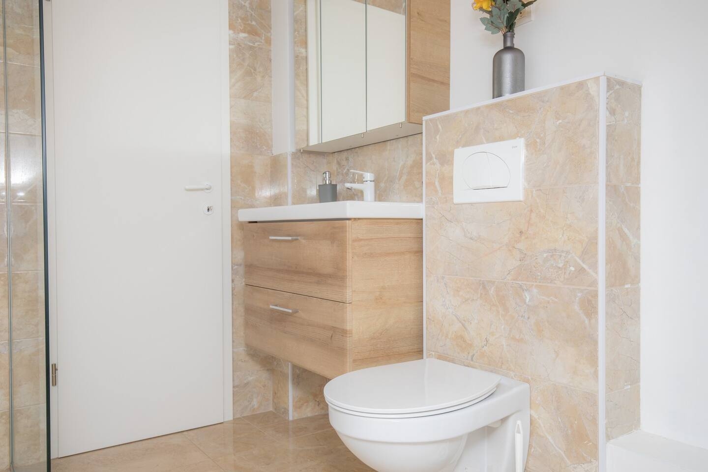 Four bedroom house with terrace Vrpolje, Šibenik  K
