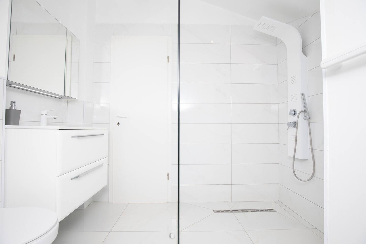 Four bedroom house with terrace Vrpolje, Šibenik  K