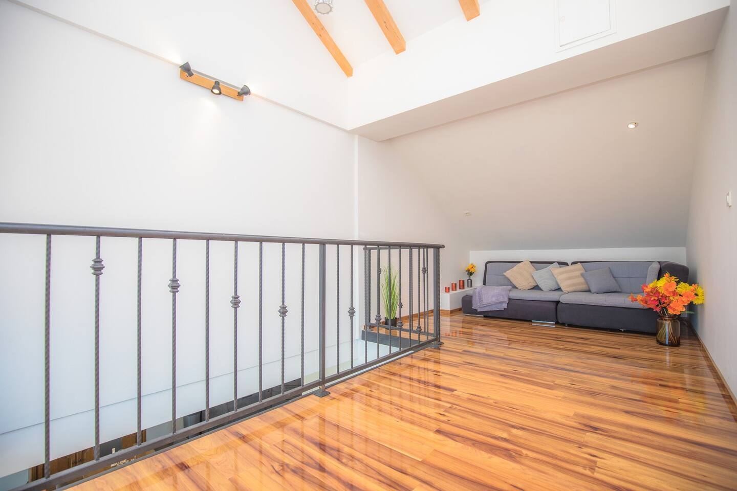 Four bedroom house with terrace Vrpolje, Šibenik  K