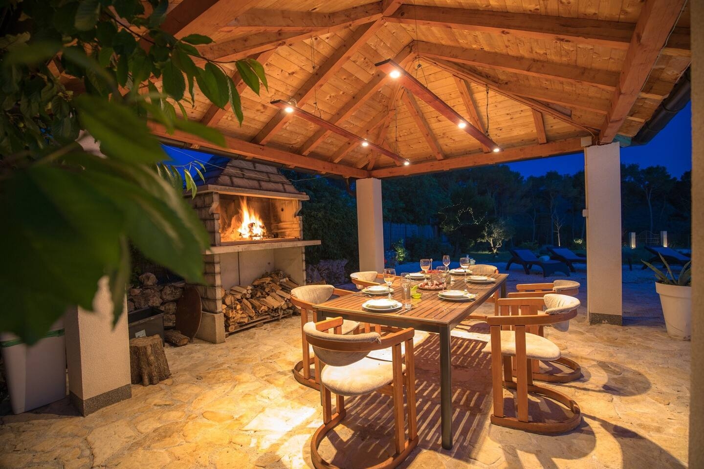 Four bedroom house with terrace Vrpolje, Šibenik  K