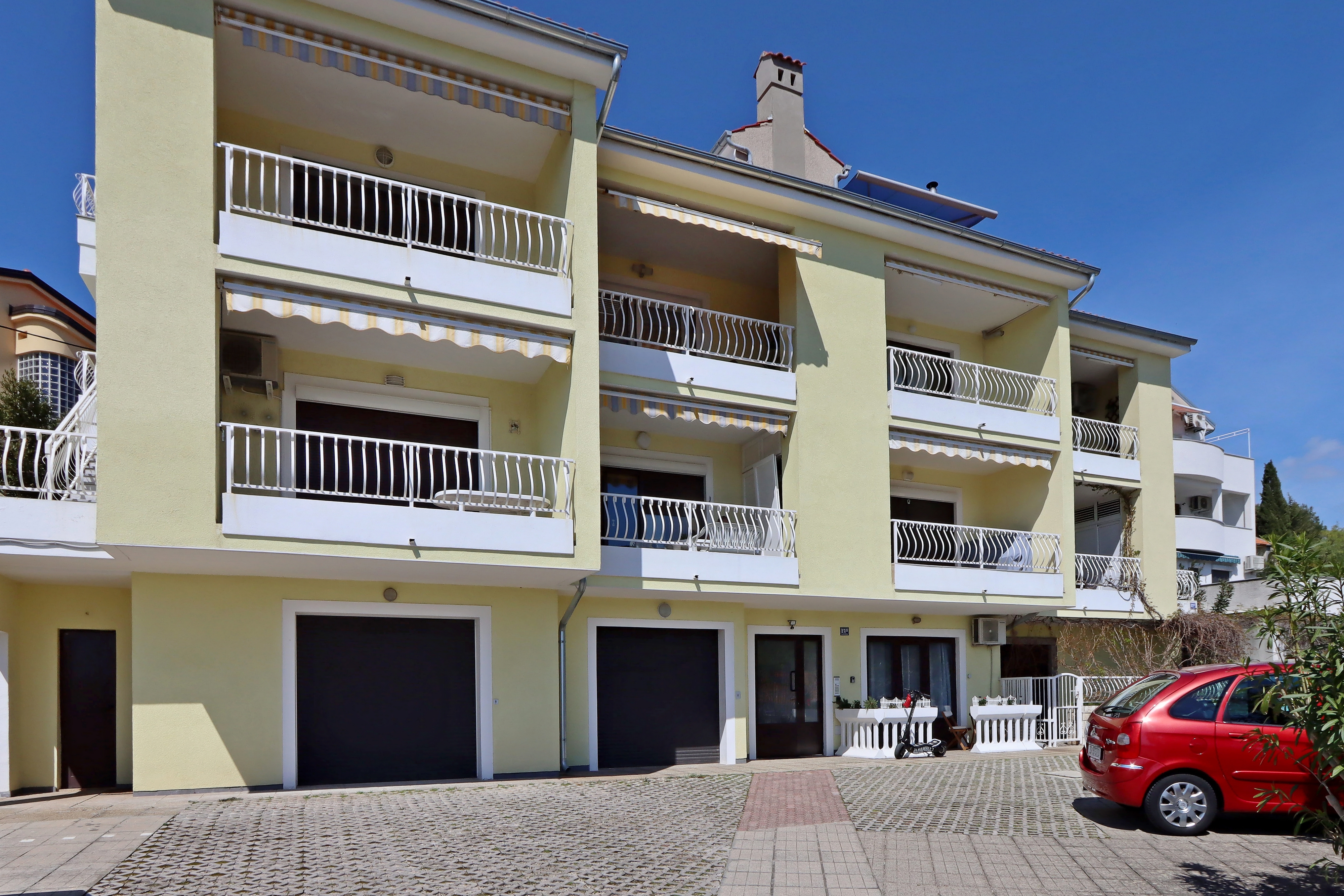 One bedroom apartment with terrace and sea view Krk (A-21845-a)