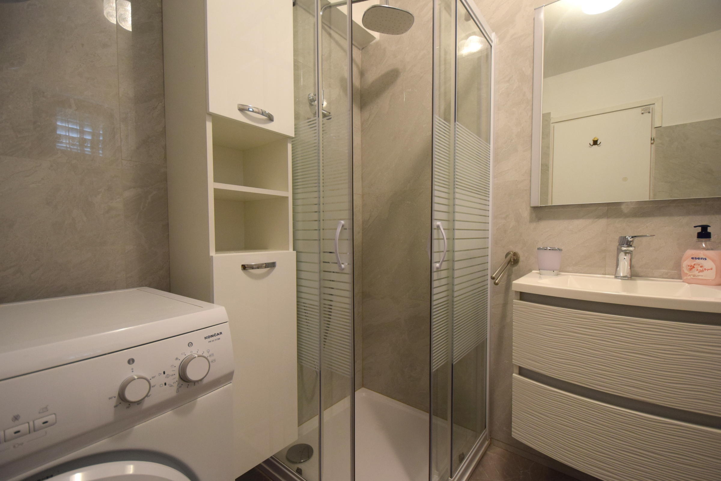 Four bedroom apartment with terrace Njivice, Krk  A-a