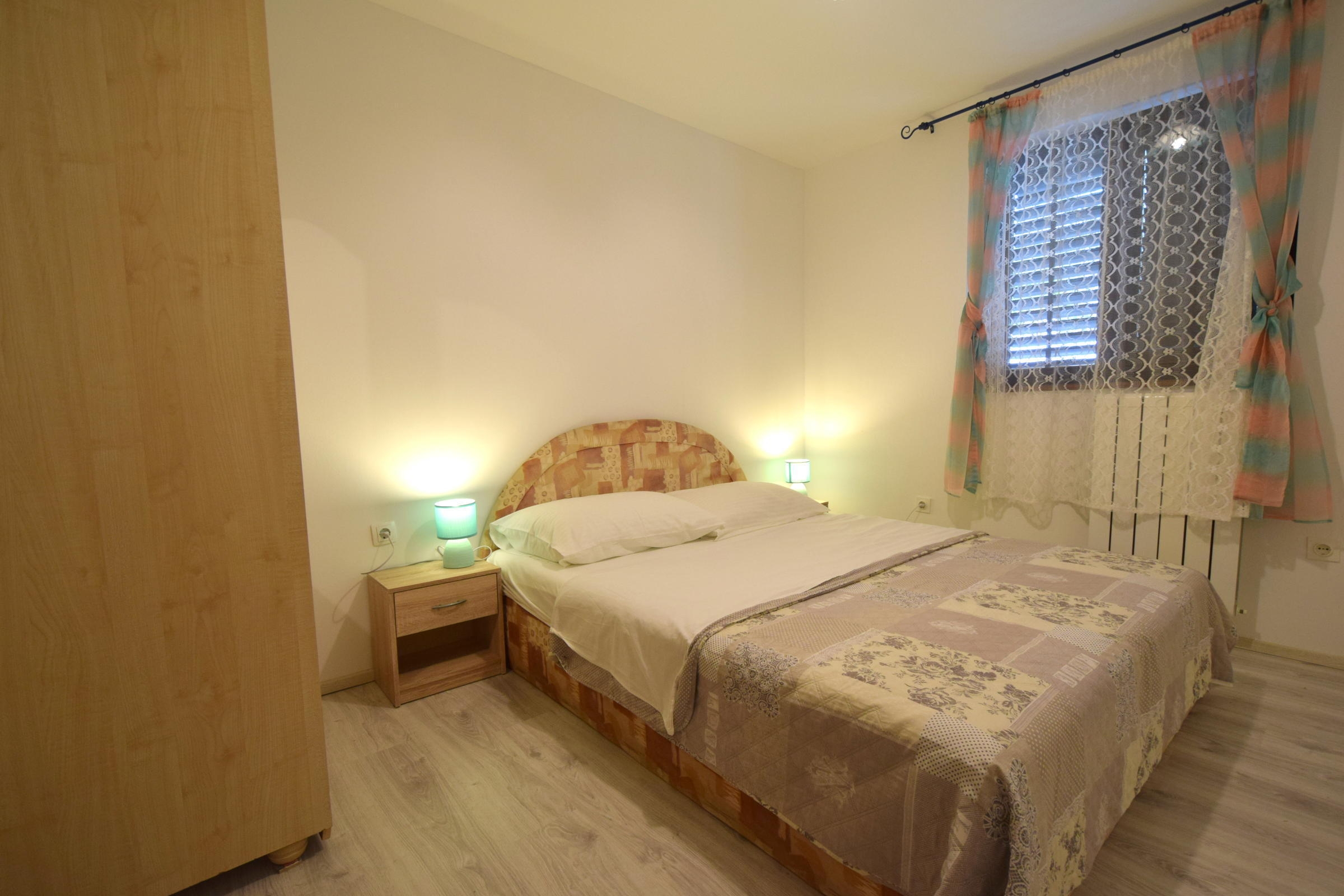 Four bedroom apartment with terrace Njivice, Krk  A-a