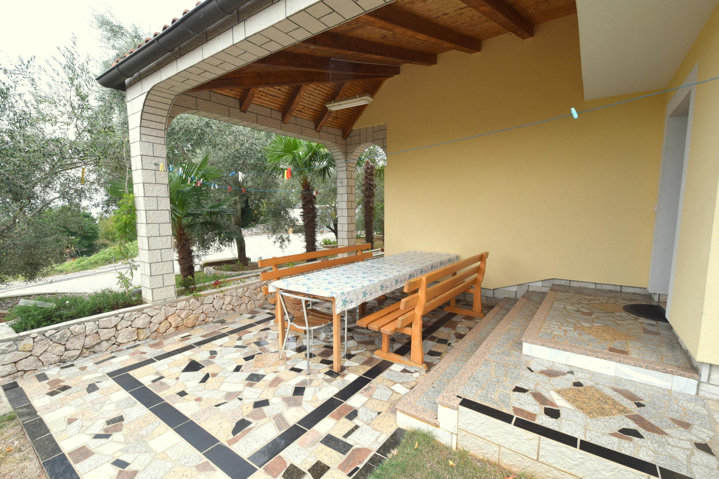 Four bedroom apartment with terrace Njivice, Krk  A-a