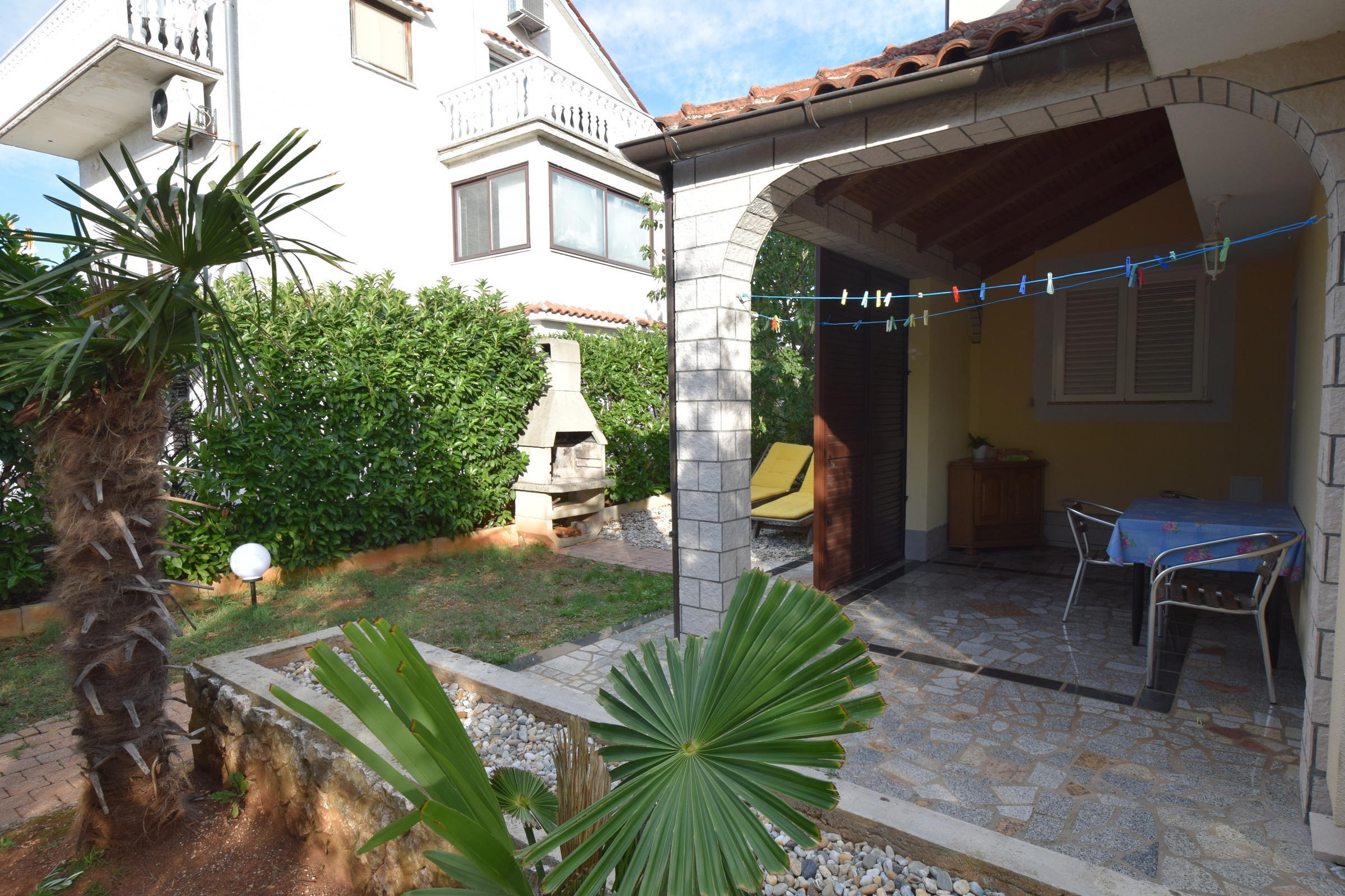 One bedroom apartment with terrace Njivice, Krk (A-21846-b)