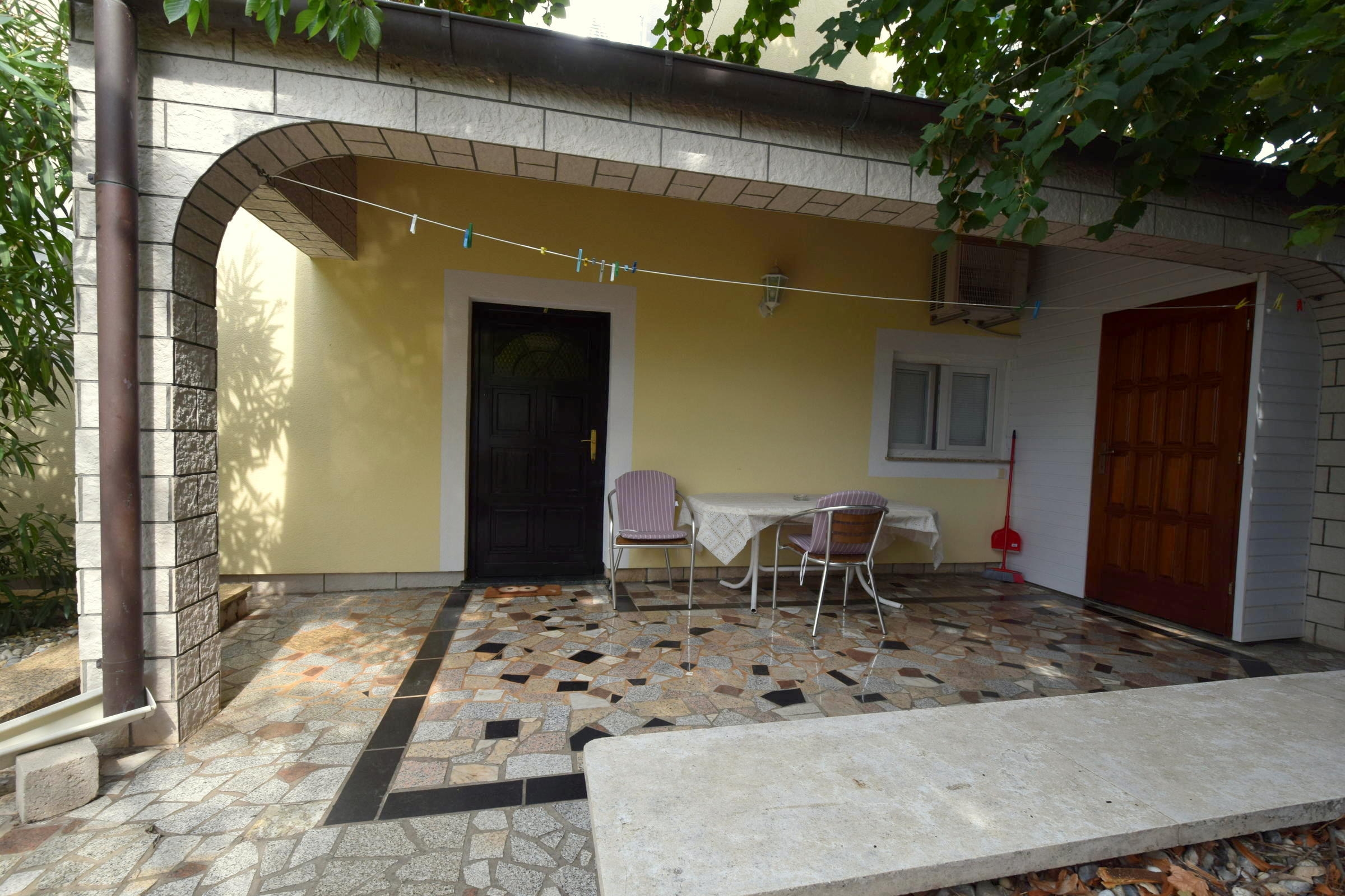 Studio flat with terrace Njivice, Krk (AS-21846-a)