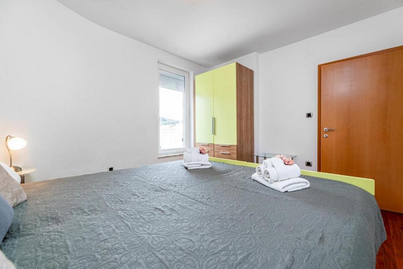 Two bedroom apartment with balcony Baška, Krk  A-a